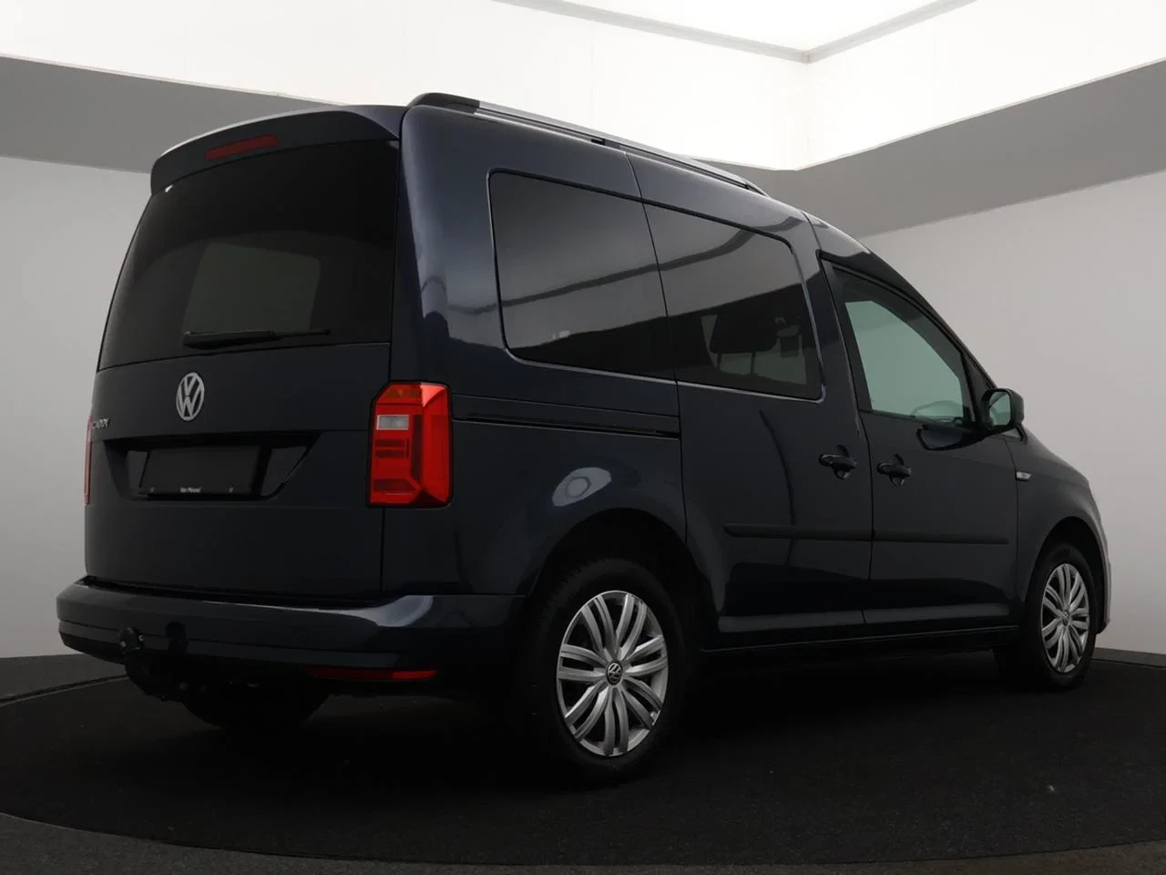 Volkswagen-Caddy-image-11