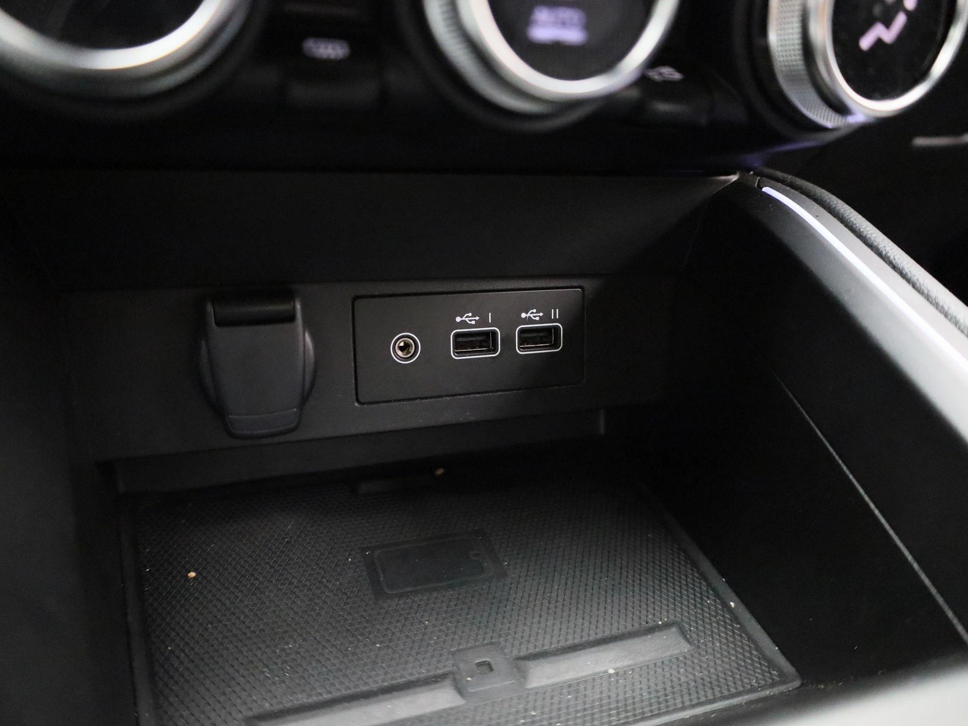 Renault-Clio-image-25