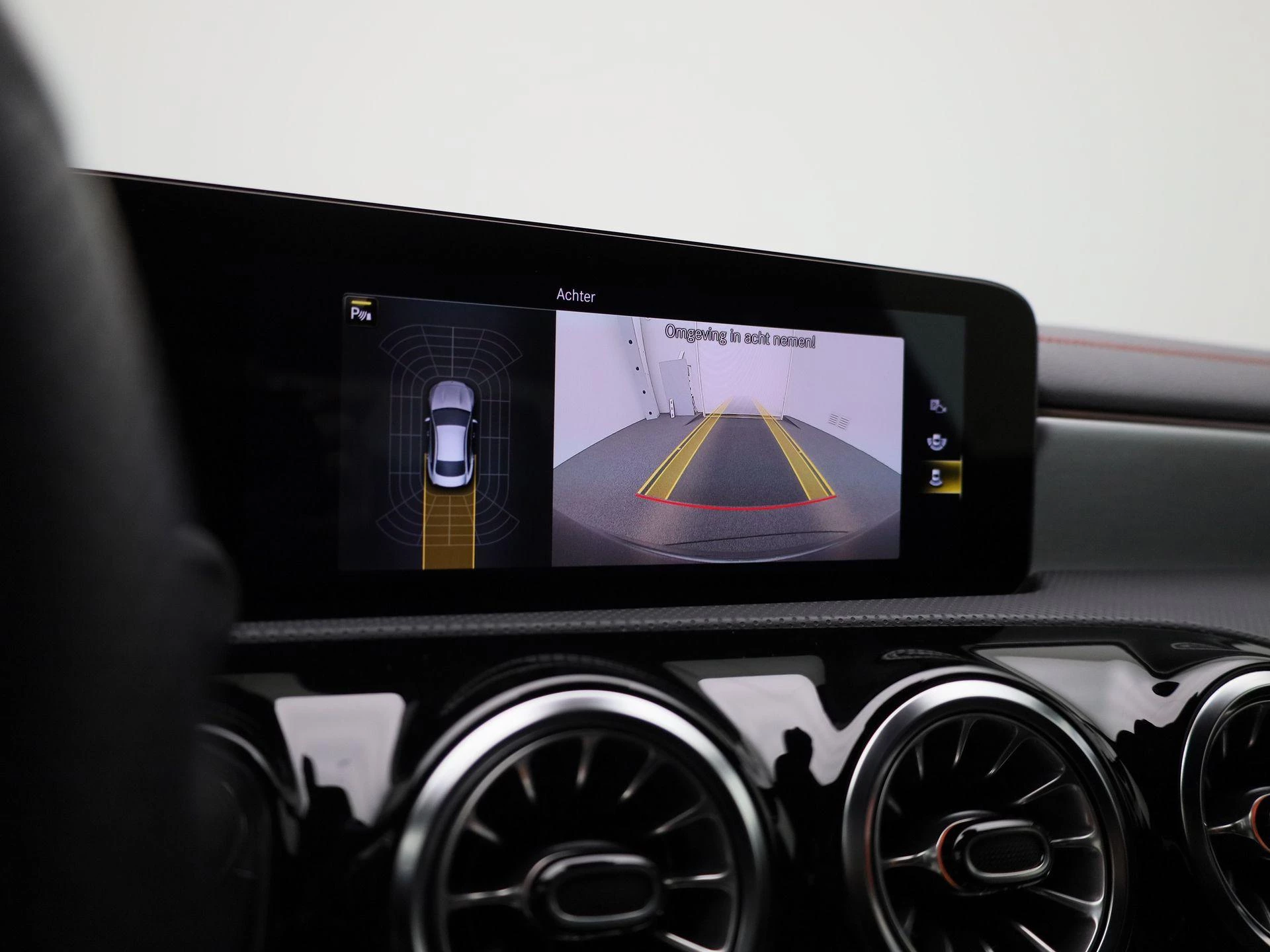 Mercedes-Benz-CLA-image-15