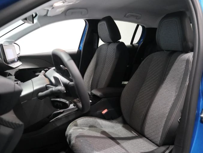Peugeot-e-208-image-8