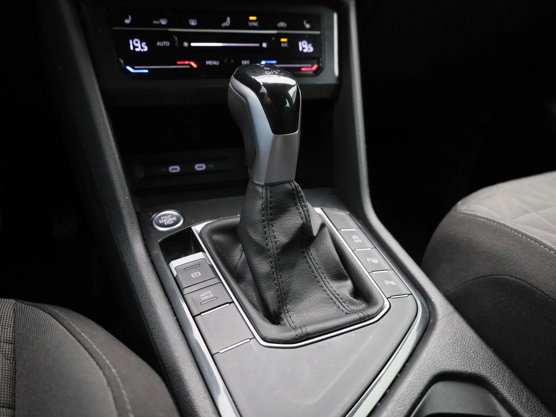 Volkswagen-Tiguan-image-21