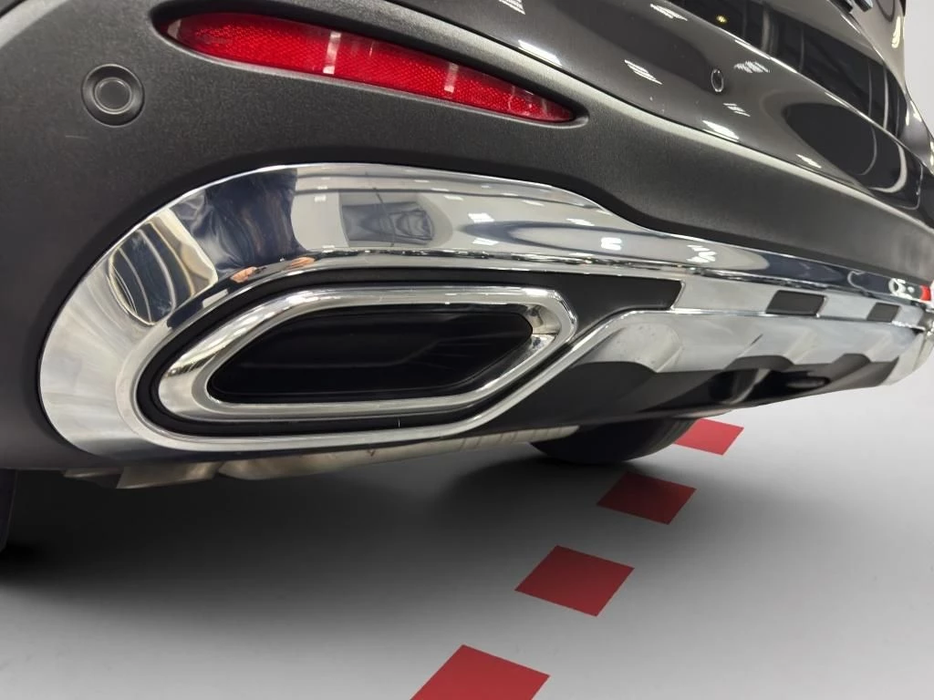 Mercedes-Benz GLC 300 d 4M AMG AHK MBUX SHZ KEYLESS-GO AMG LineX254 GLC 300 d 4M AMG AHK MBUX SHZ KEYLESS-GO AMG Line