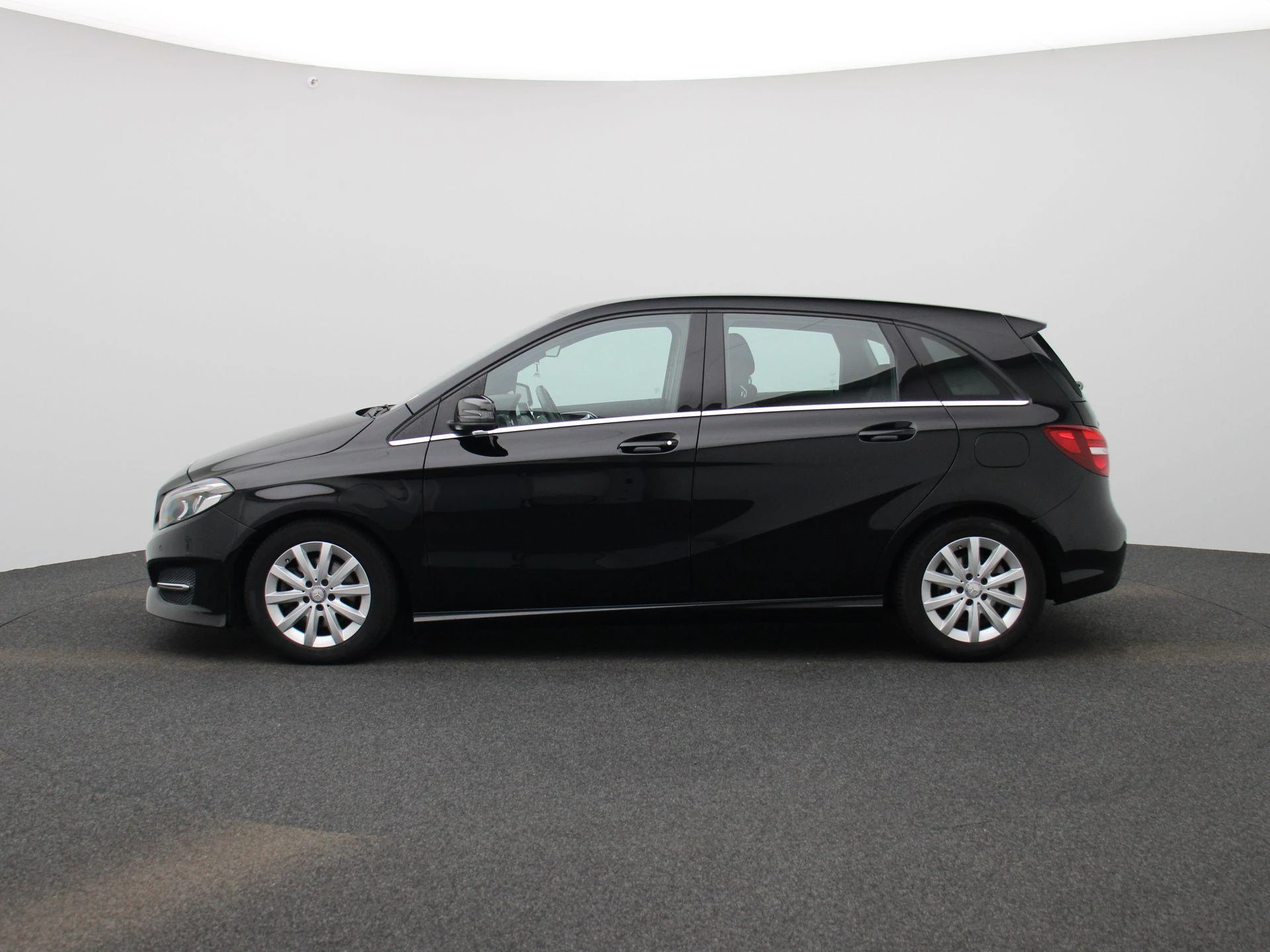 Mercedes-Benz-B-Klasse-image-3