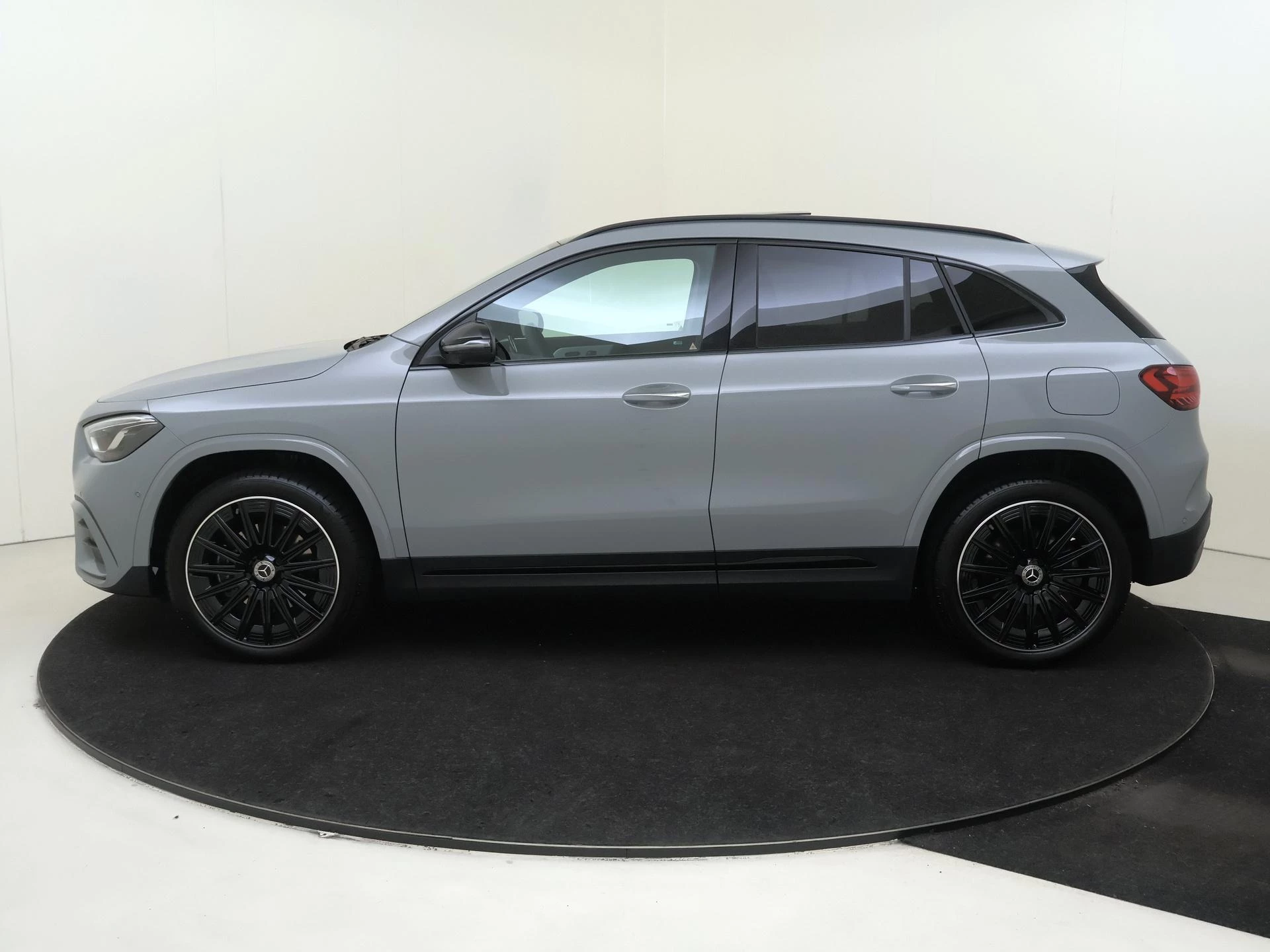 Mercedes-Benz GLA 250 e Business Solution AMG