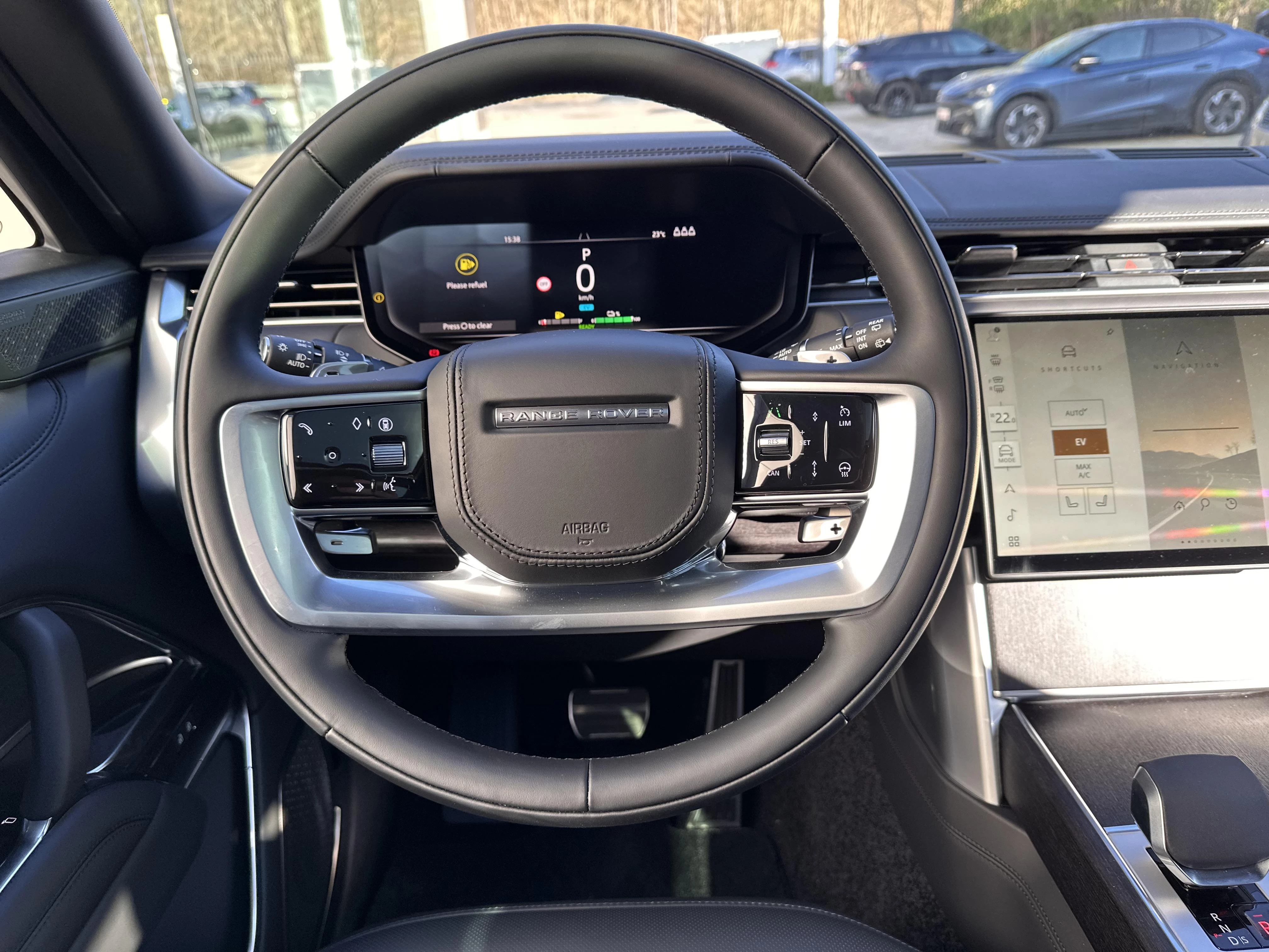 Land Rover-Range Rover-image-20