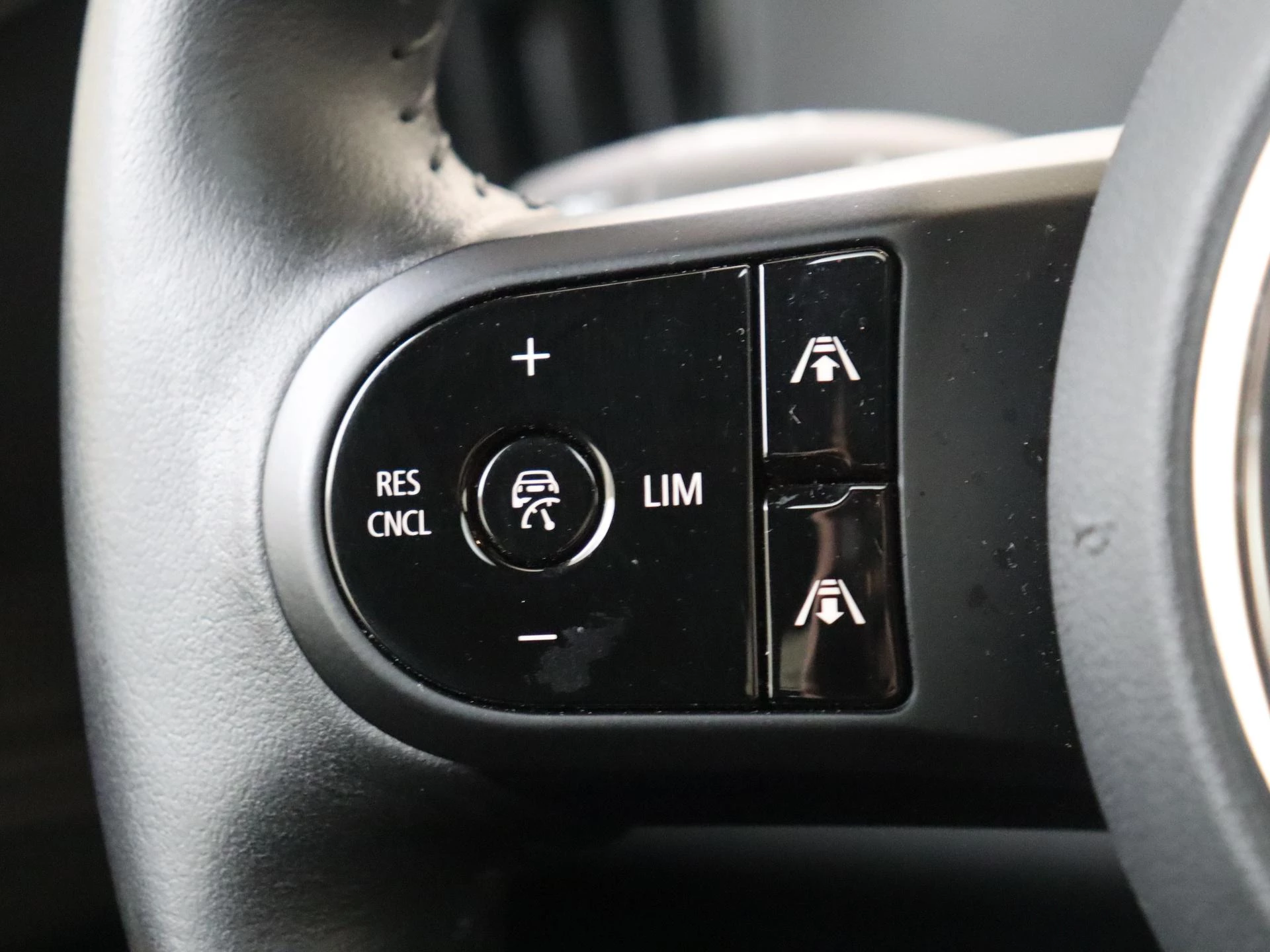 MINI-Countryman-image-12