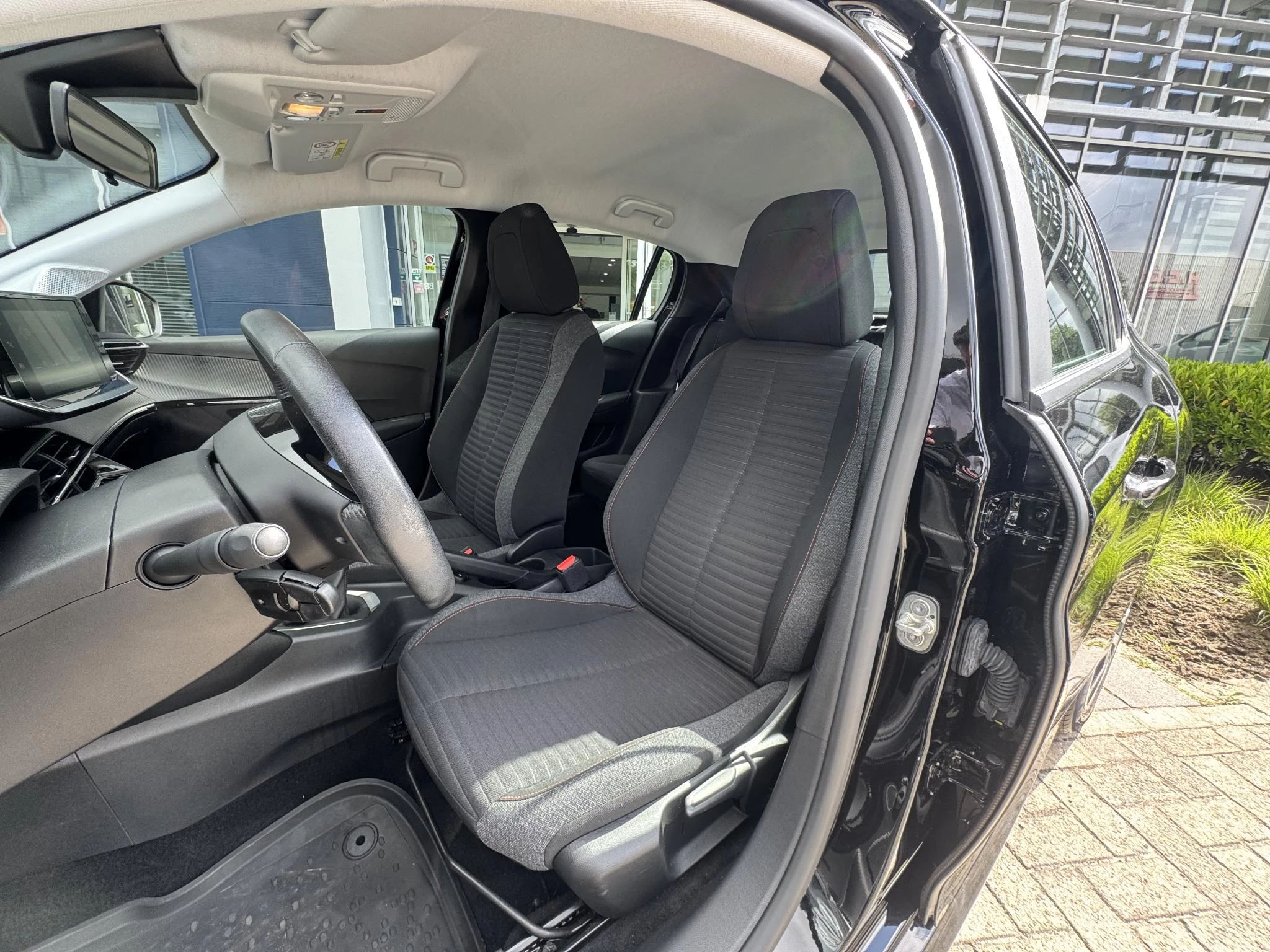 Peugeot-208-image-15