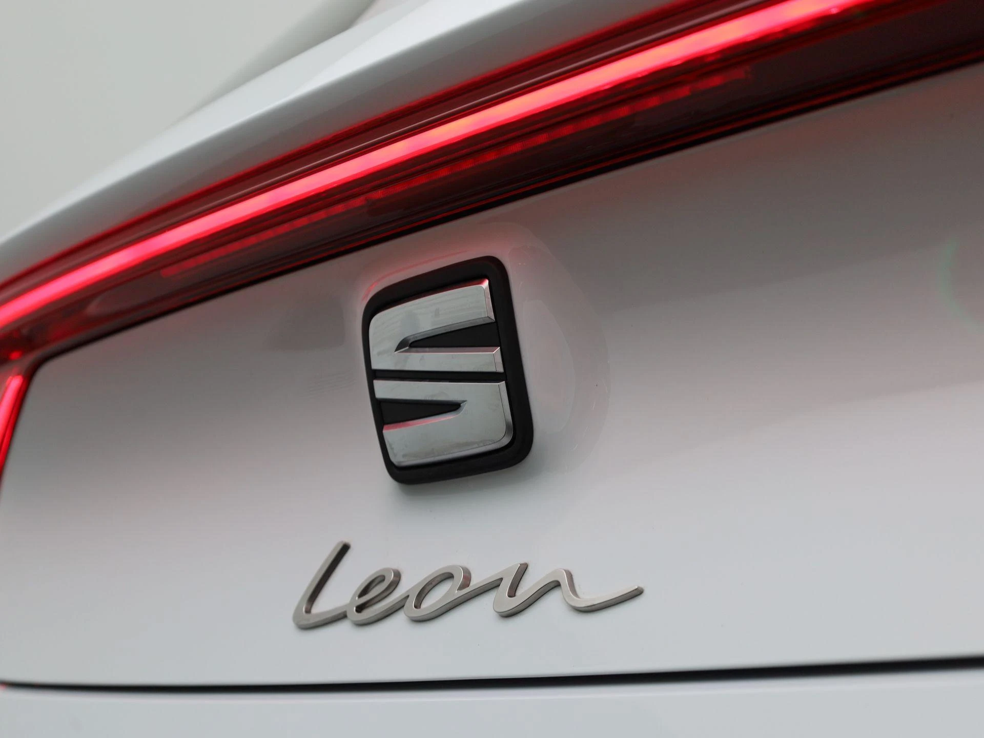 SEAT Leon 1.5 TSI e-Hybrid FR Business