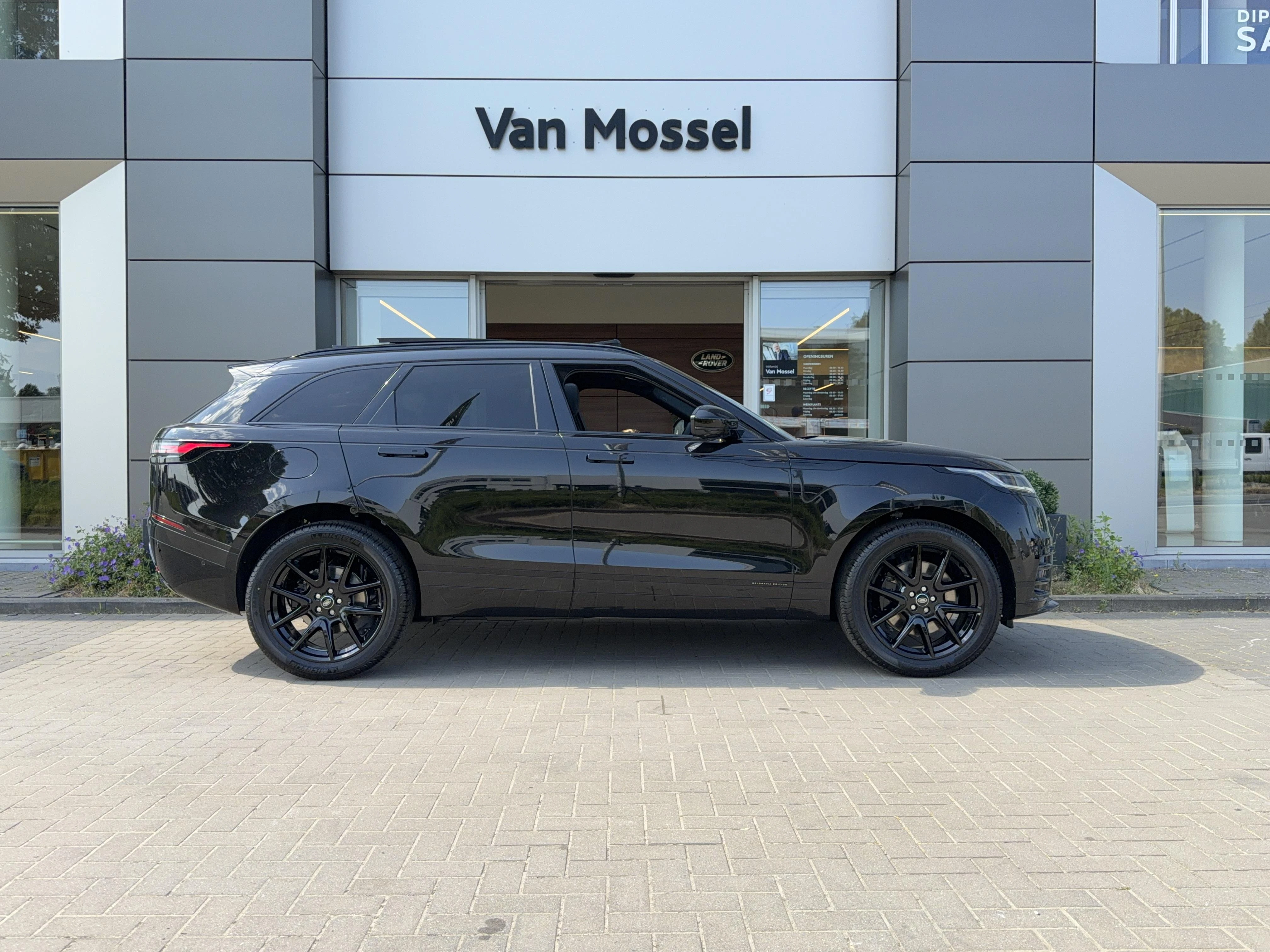 Land Rover Range Rover Velar P400e Belgravia AWD Auto. 26.75MY