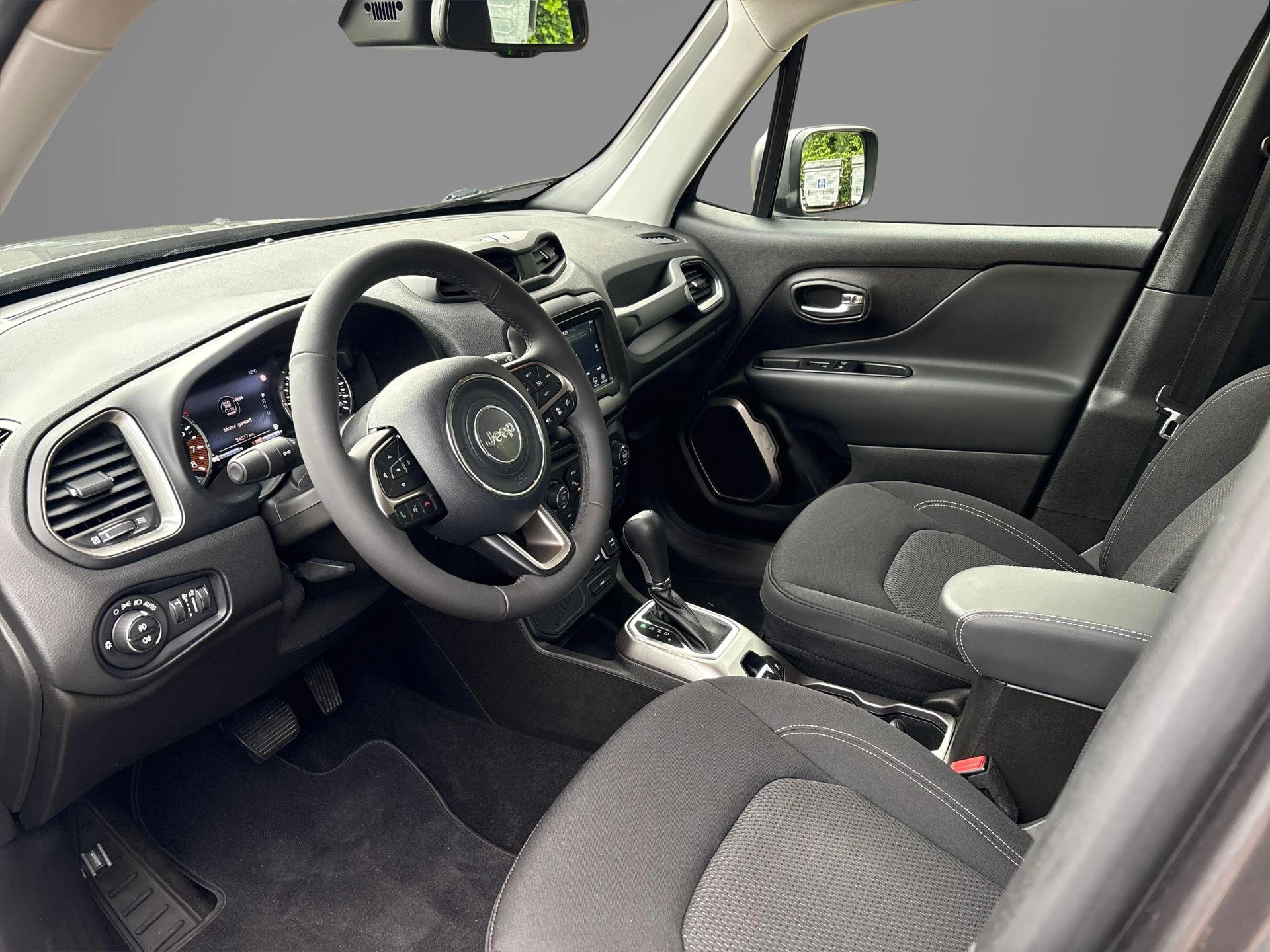 Jeep-Renegade-image-2