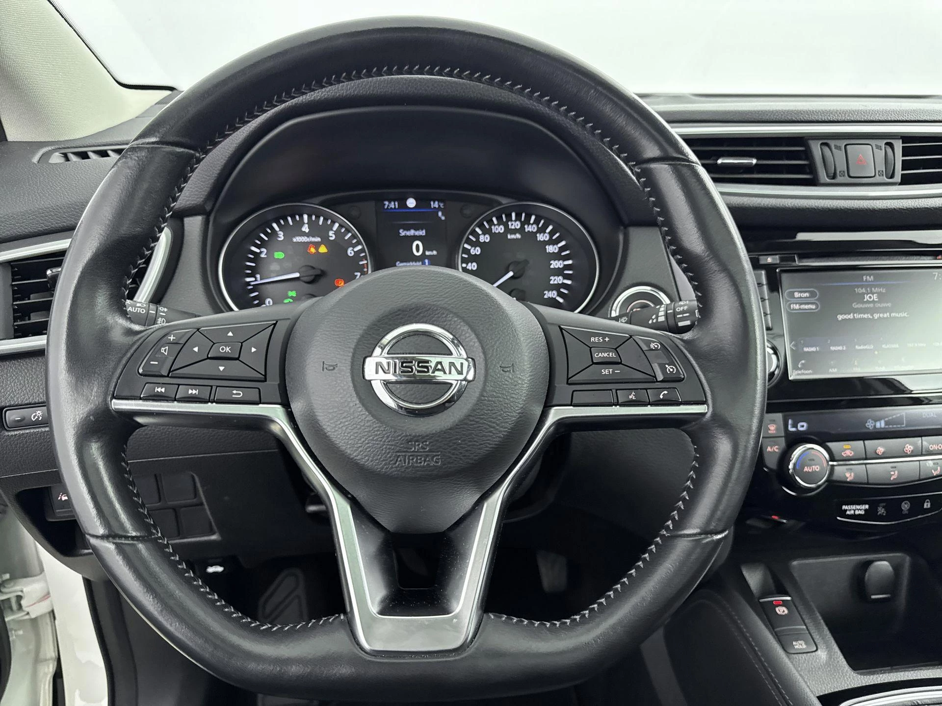 Nissan-QASHQAI-image-27