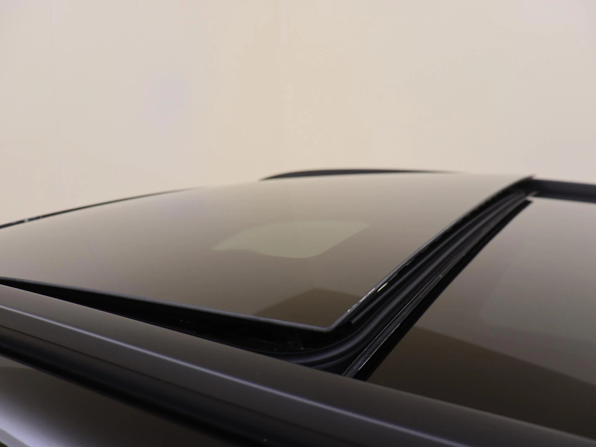 Mercedes-Benz-GLC-image-27