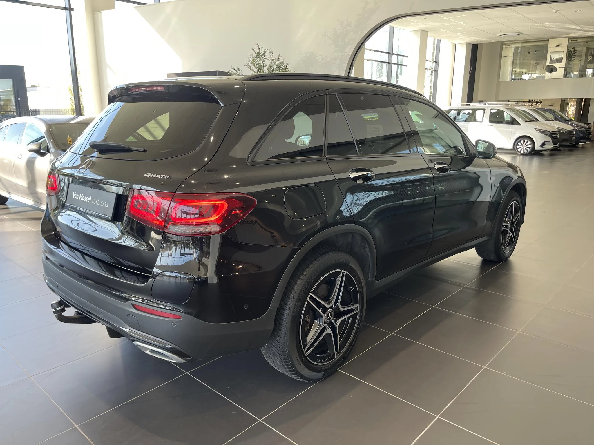 Mercedes-Benz GLC SUV 300de AMG LINE + PANO DAK + BURMESTER + HEAD UP + TREKHAAK + 360