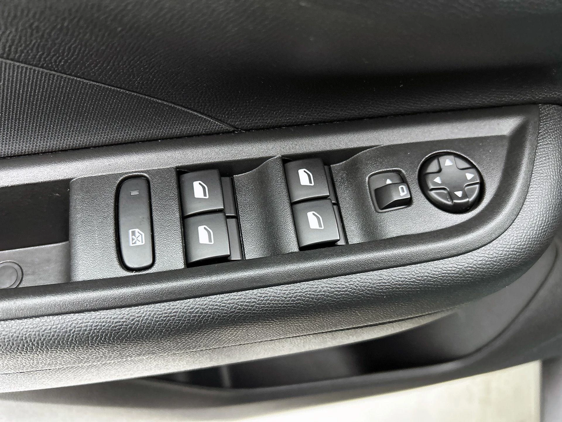 Opel Frontera 1.2 Turbo Hybrid Edition