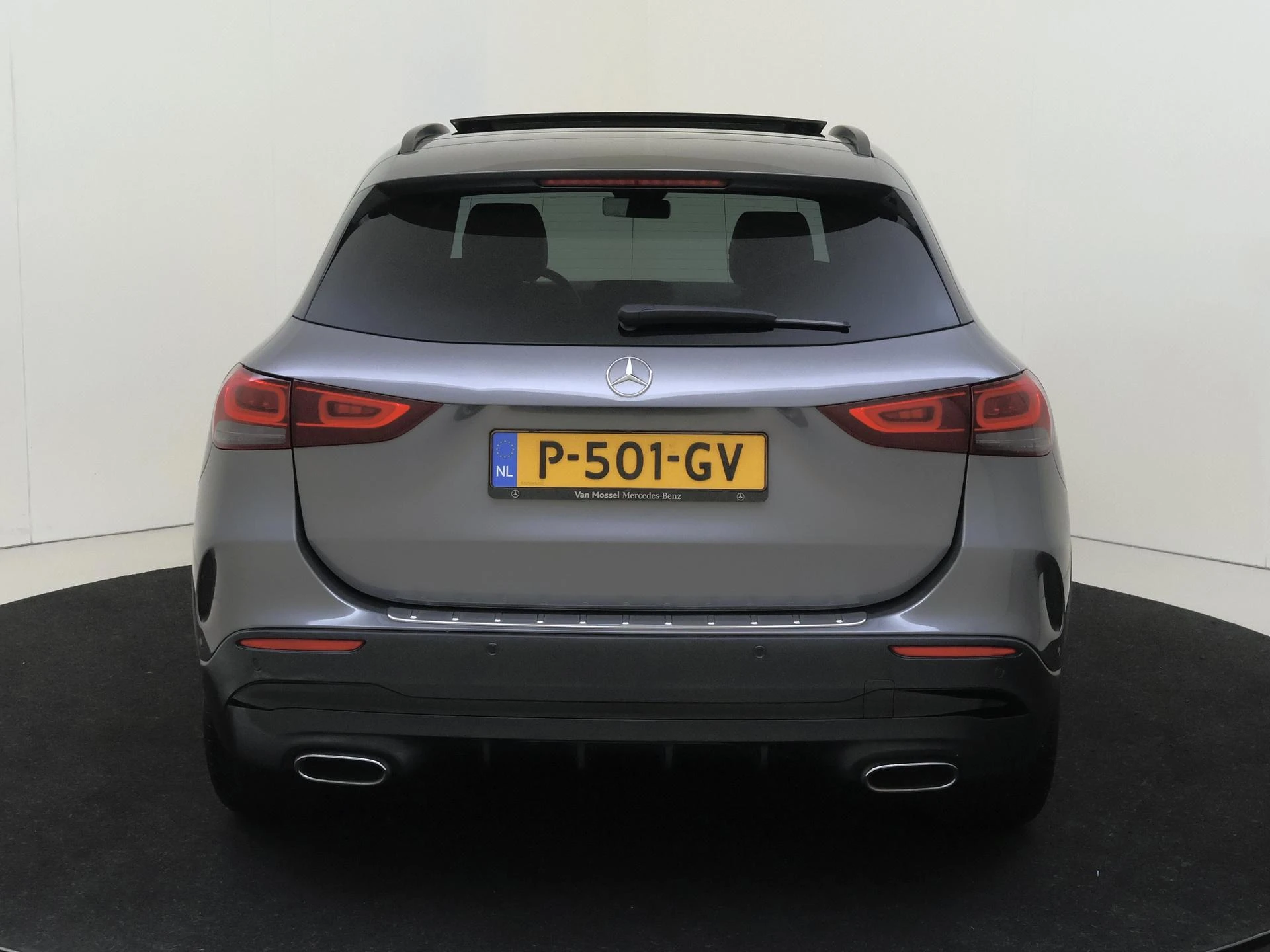 Mercedes-Benz-GLA-image-6
