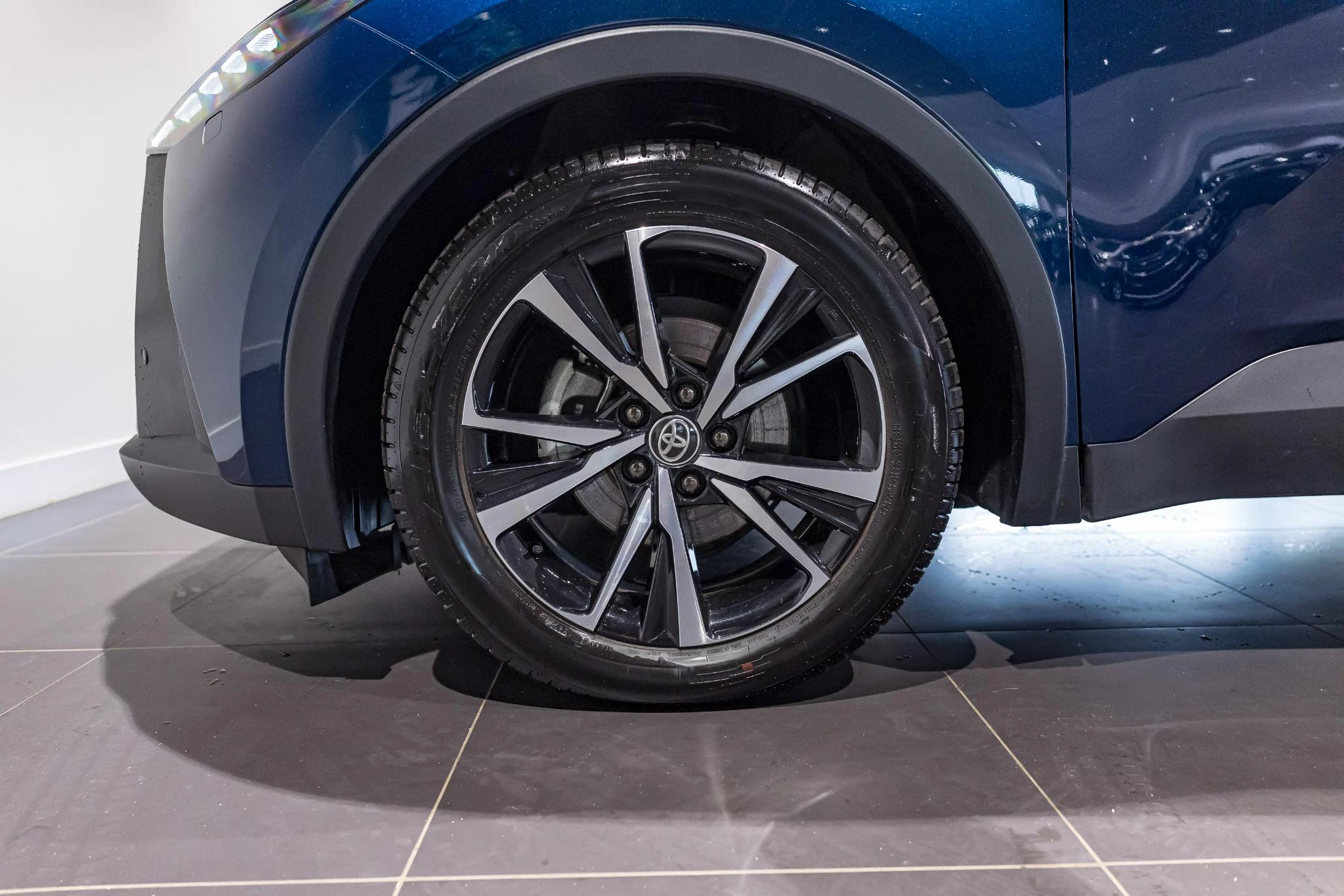 Toyota-C-HR-image-8