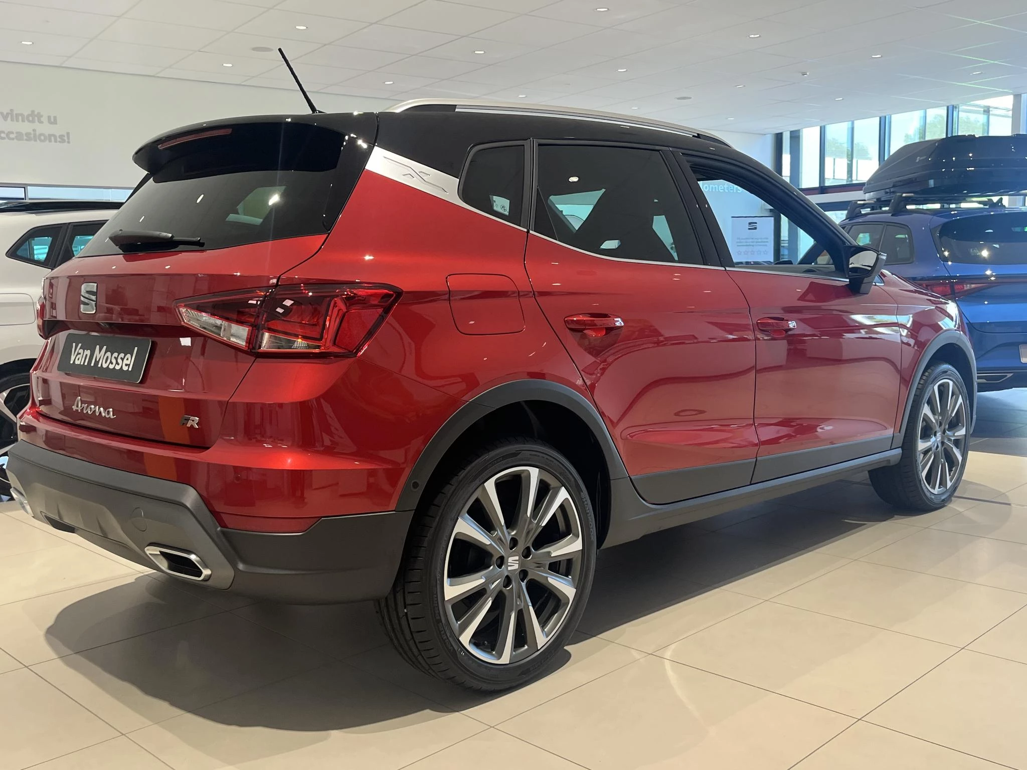 SEAT-Arona-image-1