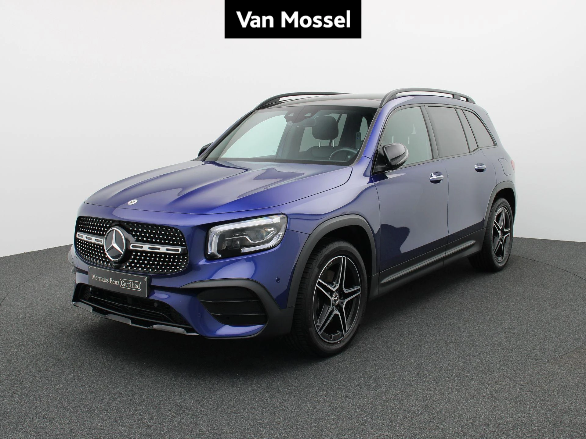 Mercedes-Benz-GLB-image-0
