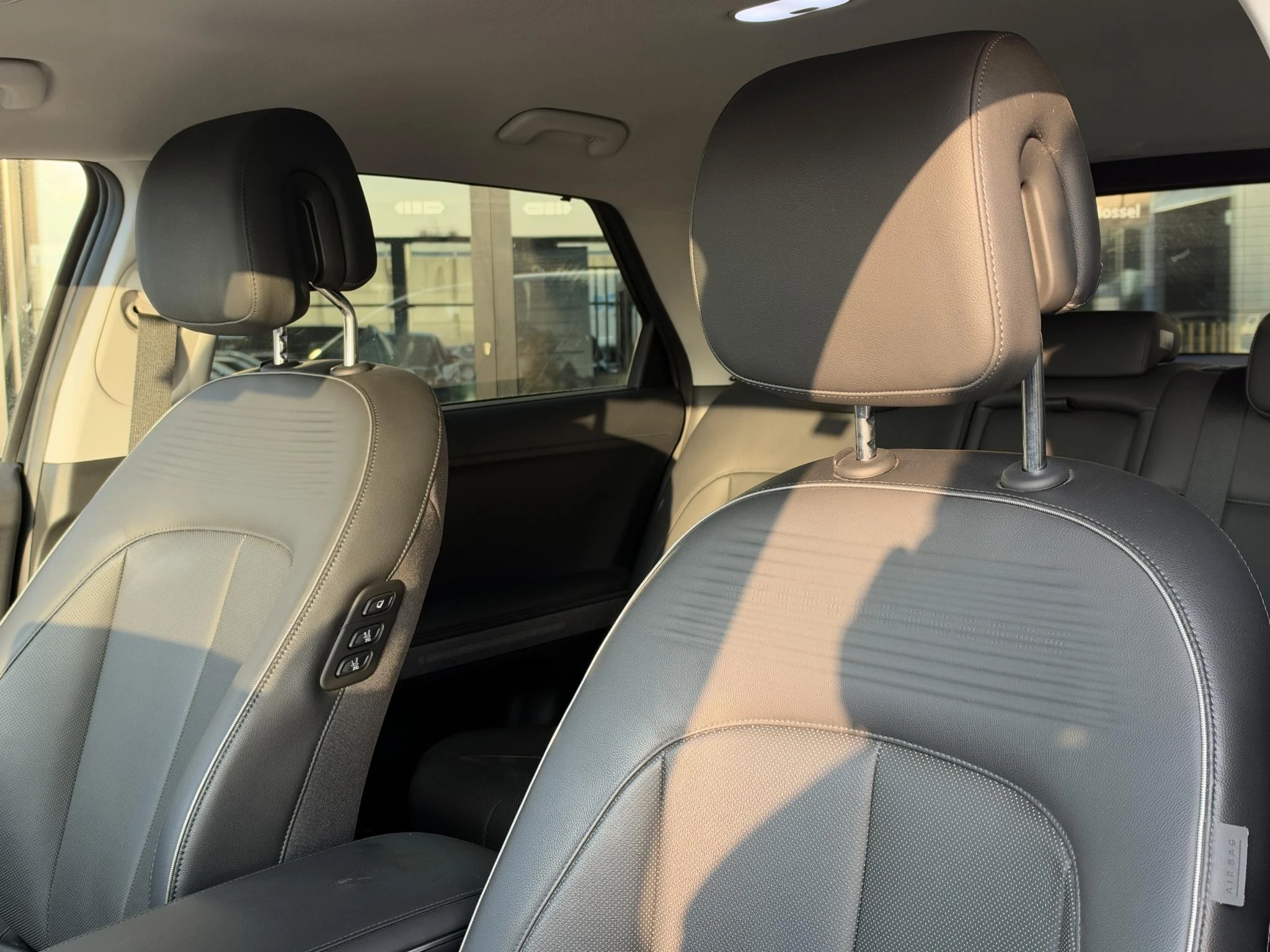 Hyundai-IONIQ 5-image-3