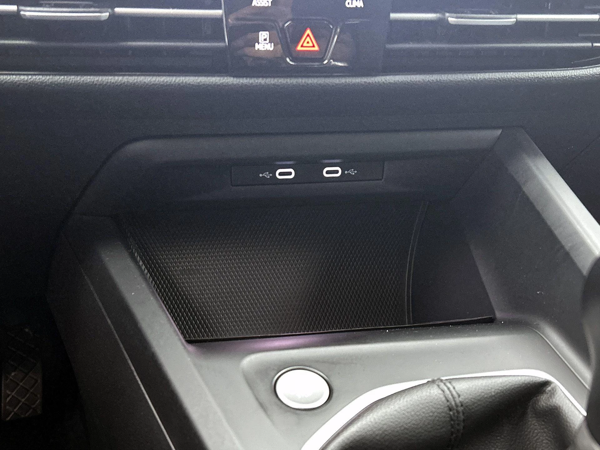 Volkswagen-Golf-image-21