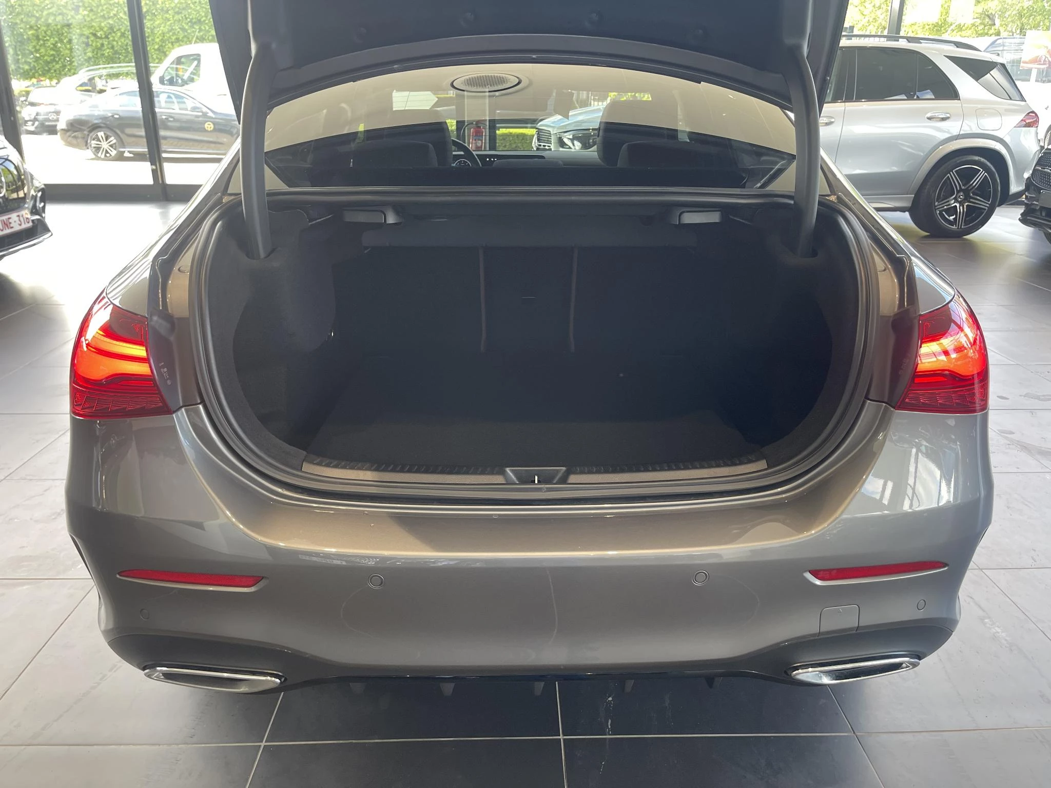 Mercedes-Benz A-Klasse 200 d AMG Line Limousine + PANO DAK + MULTIBEAM + BURMESTER +
