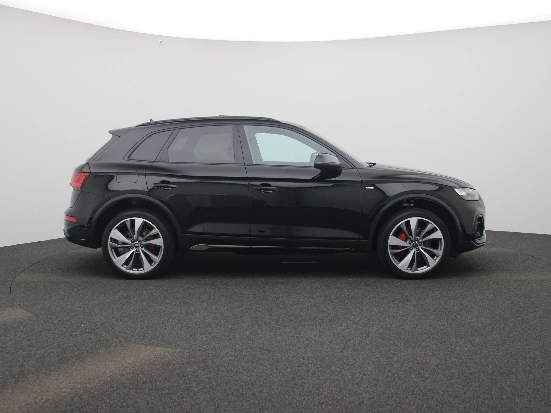 Audi Q5 50 TFSI e S edition Competition 299 PK