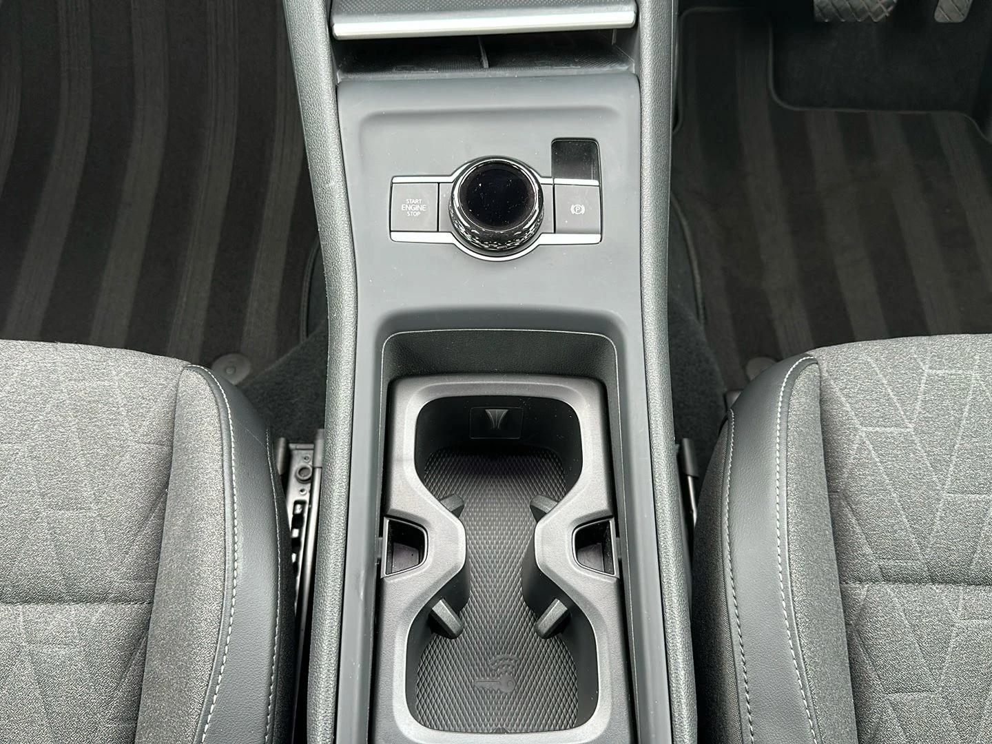 Volkswagen-Tiguan-image-11