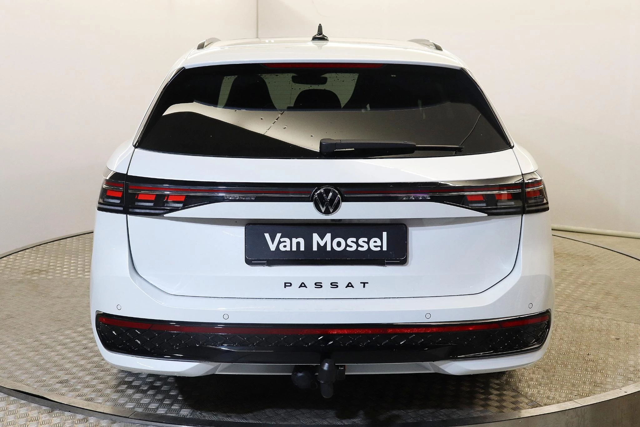 Volkswagen-Passat-image-3