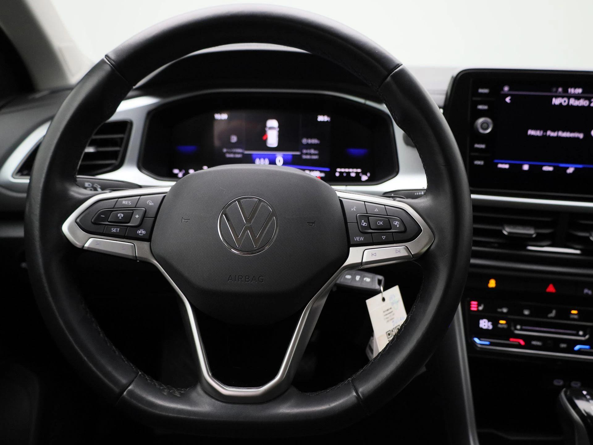 Volkswagen-T-Roc-image-6