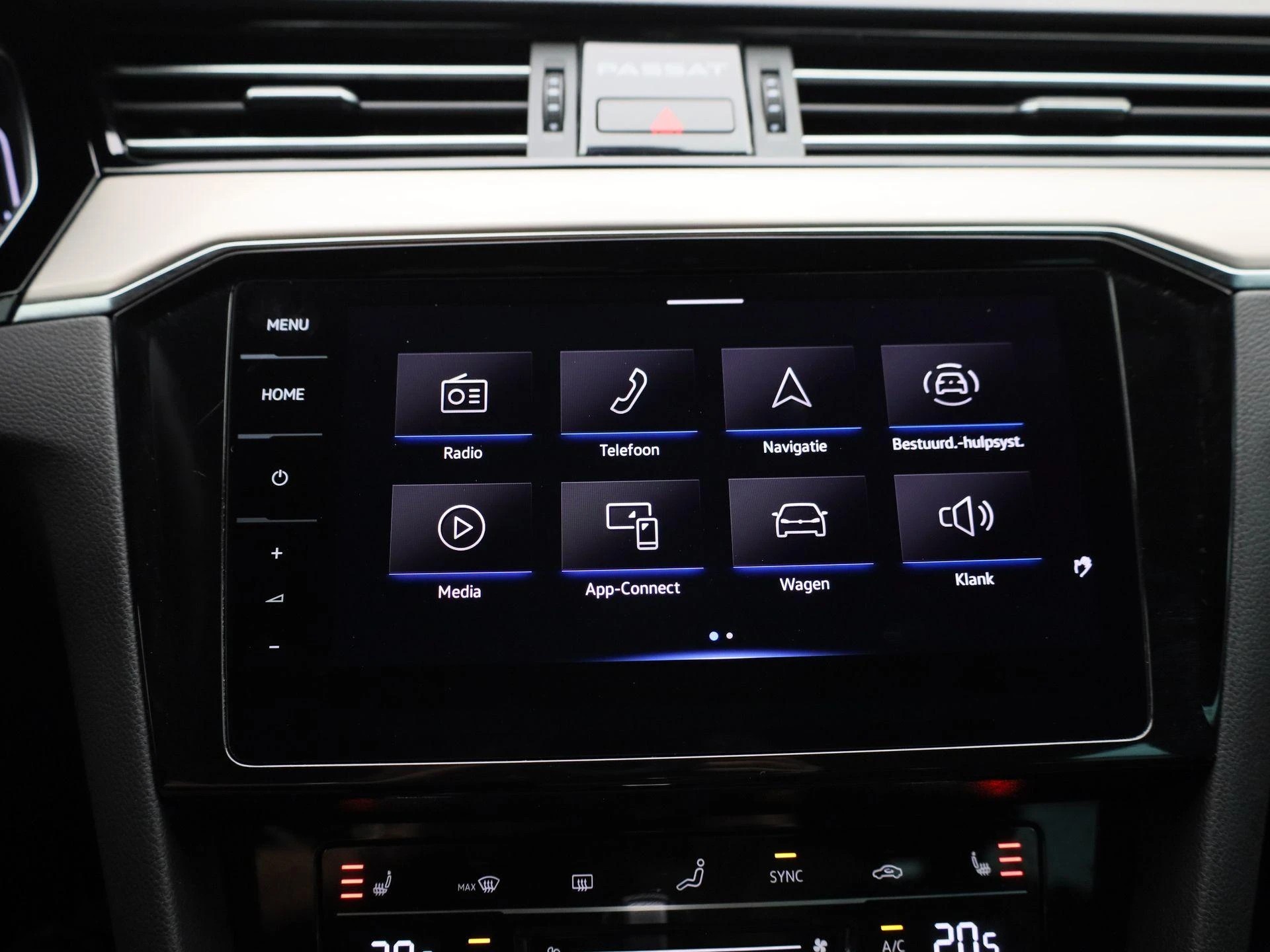 Volkswagen Passat 1.5 TSI R-Line Business +