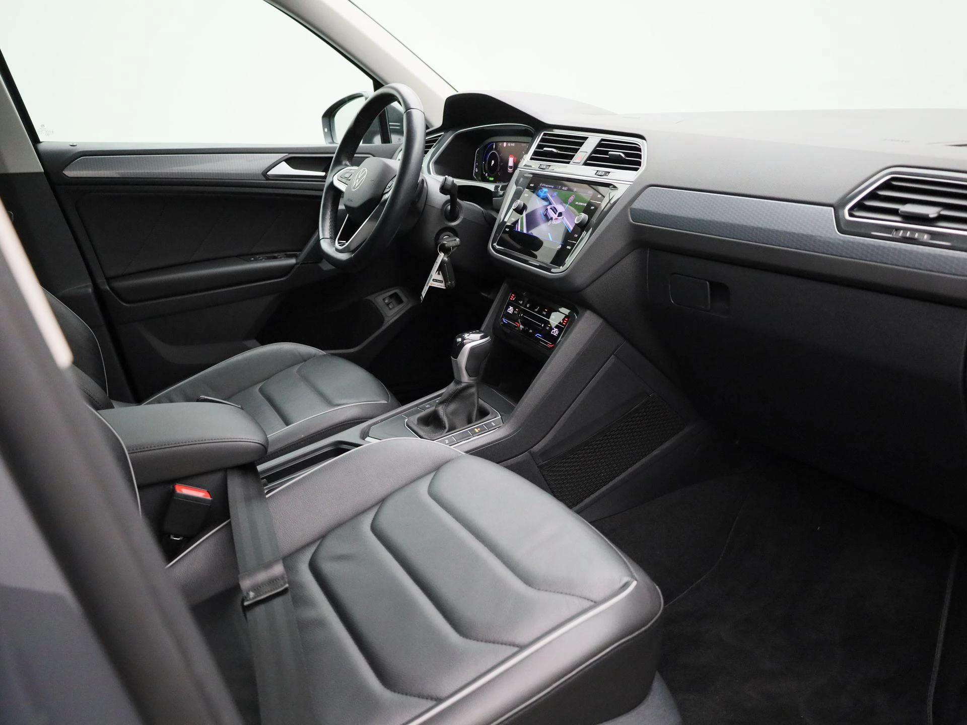 Volkswagen-Tiguan-image-37