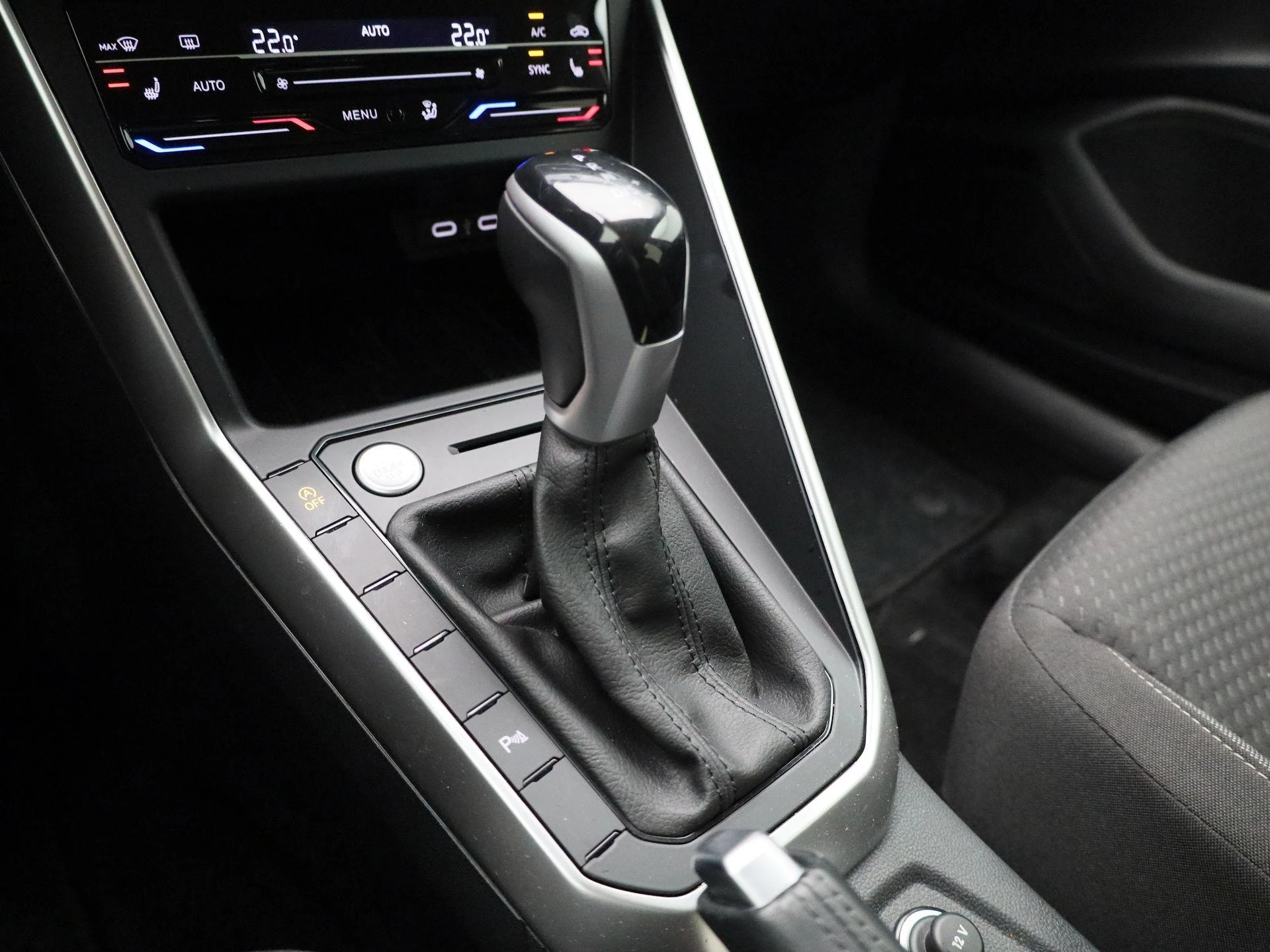 Volkswagen-Polo-image-16