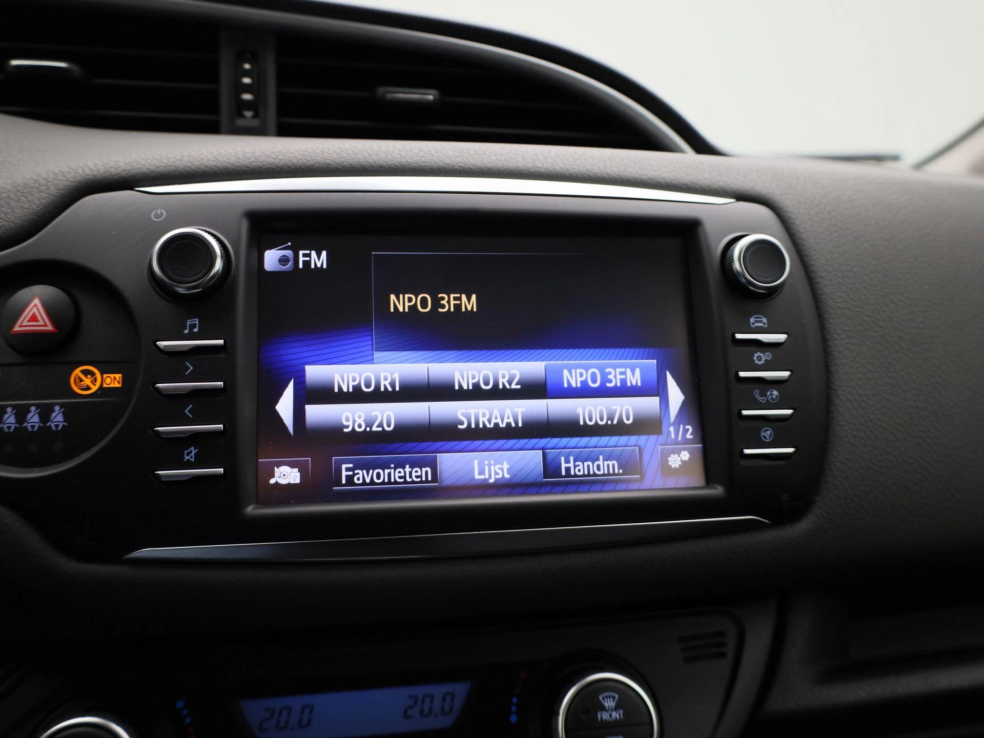 Toyota-Yaris-image-14