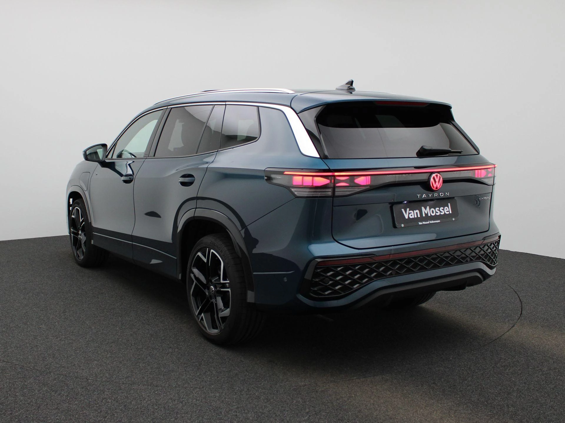 Volkswagen-Tayron-image-1