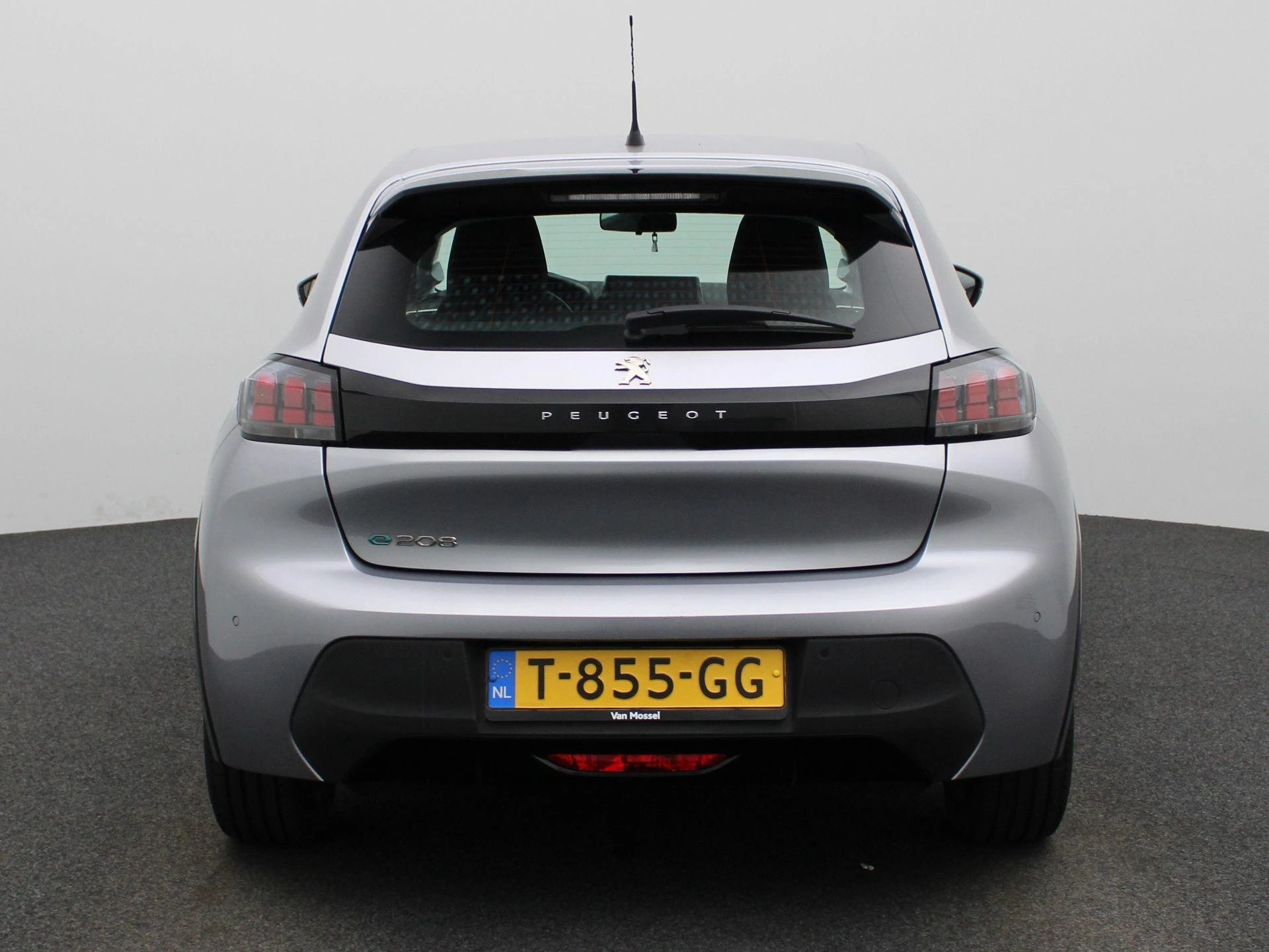 Peugeot-e-208-image-4