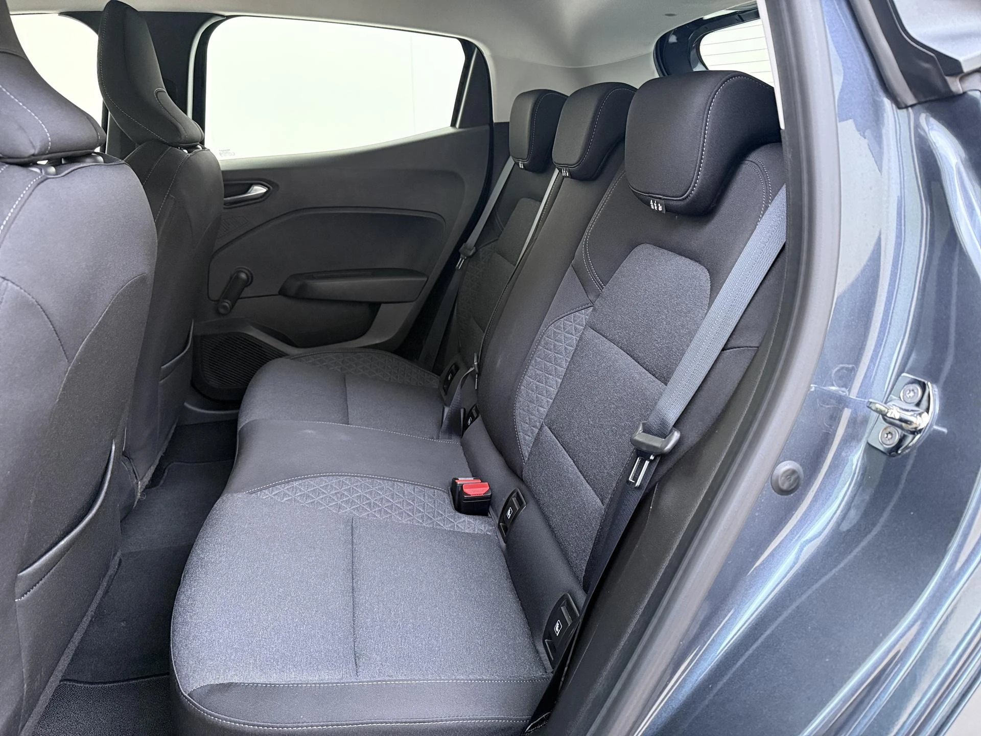Renault-Clio-image-15