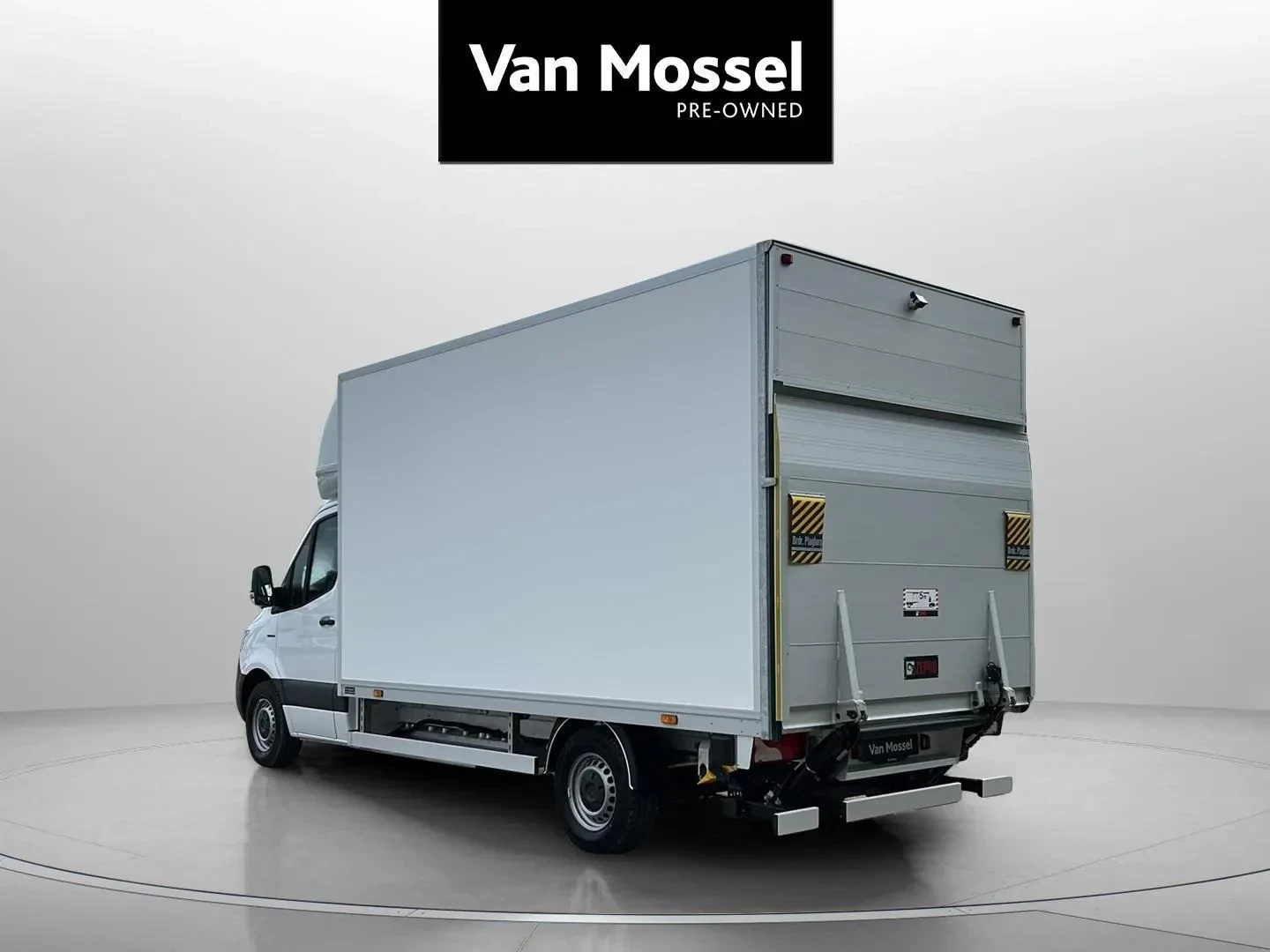 Mercedes-Benz-eSprinter-image-2