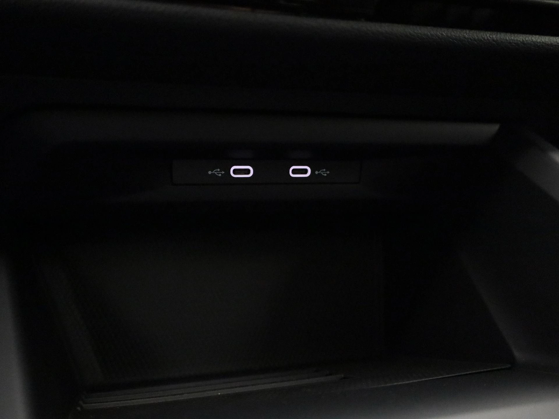Volkswagen-Golf-image-24