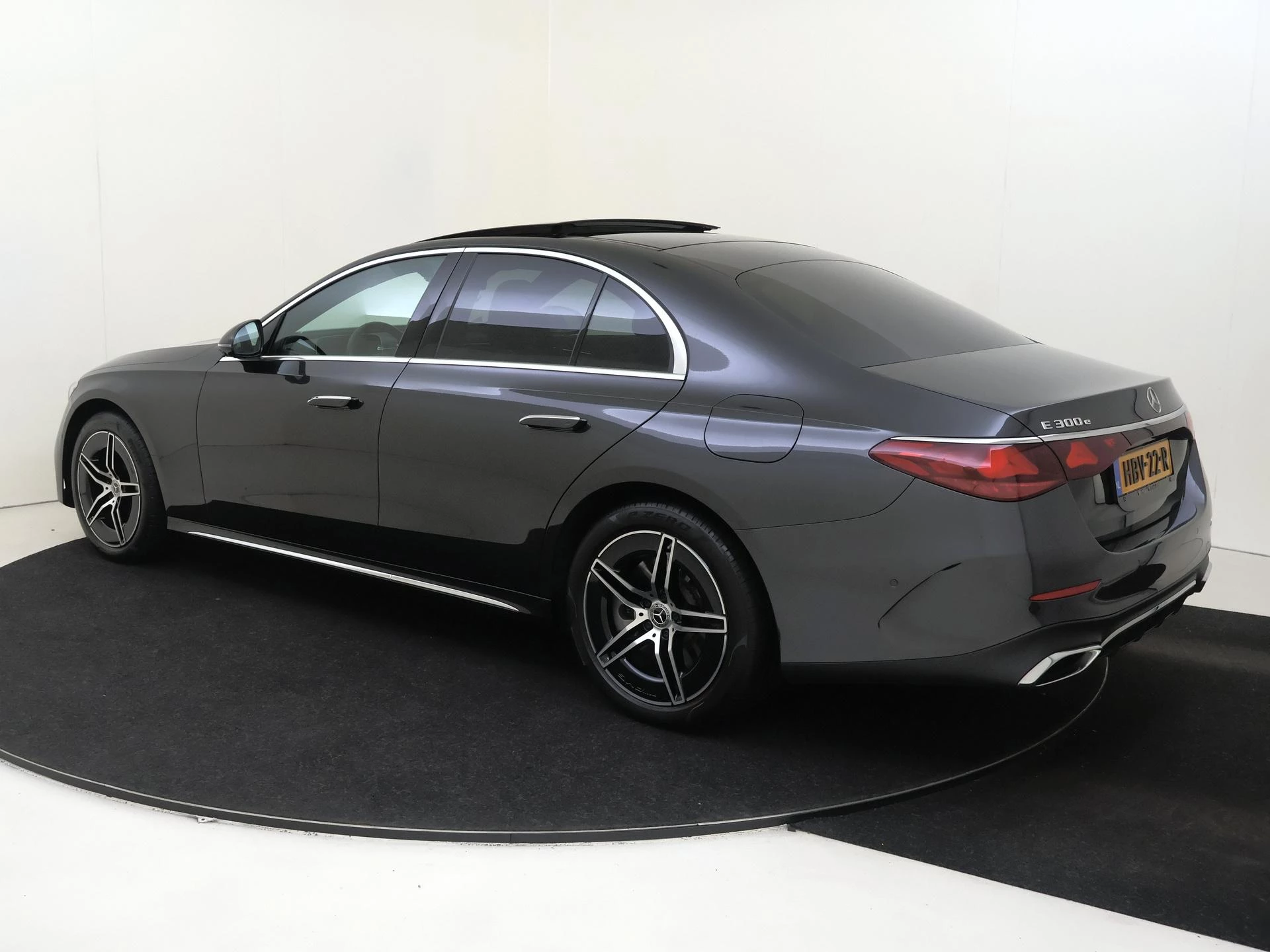 Mercedes-Benz E-Klasse 300 e AMG Line