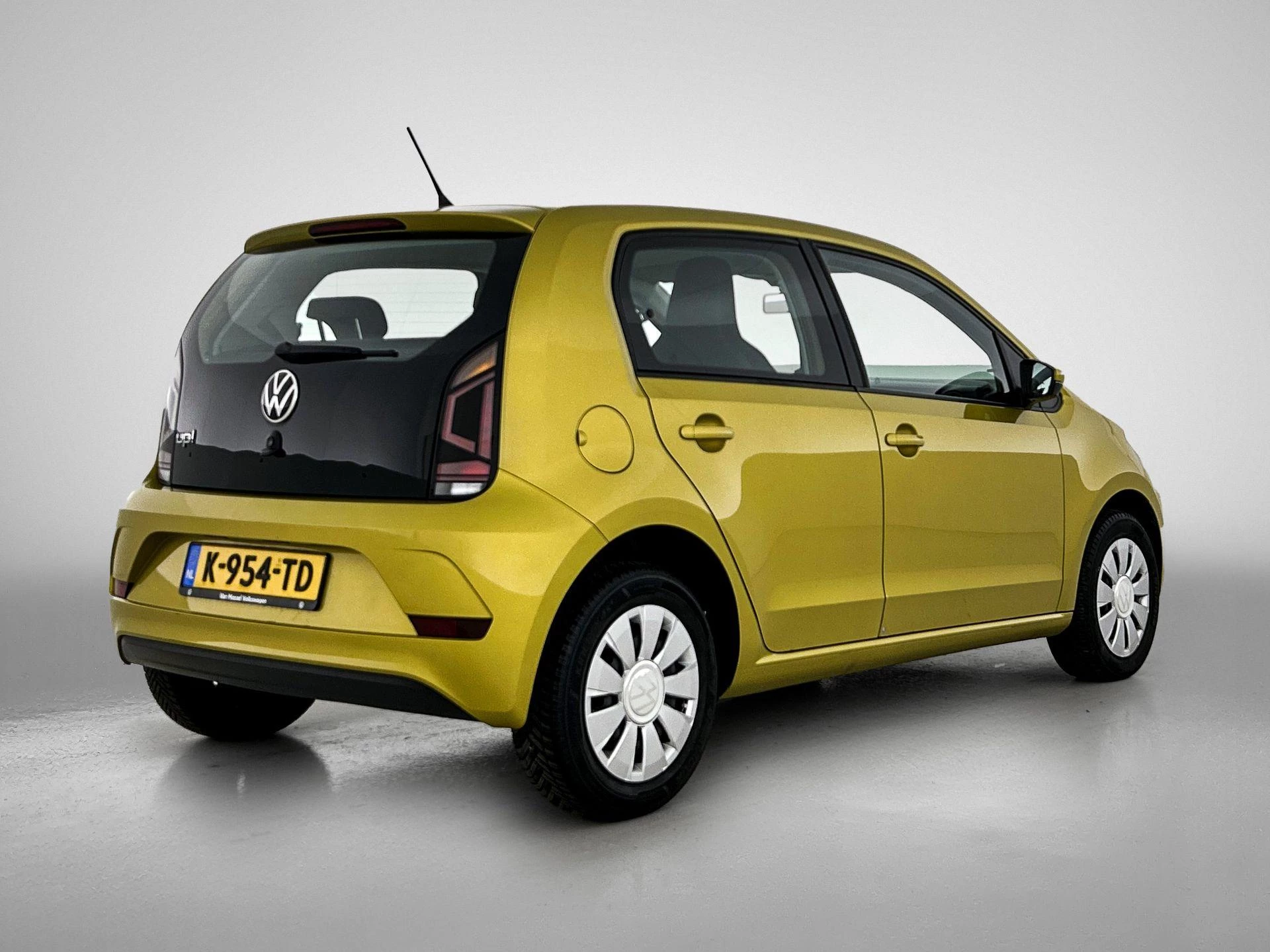 Volkswagen-up!-image-3