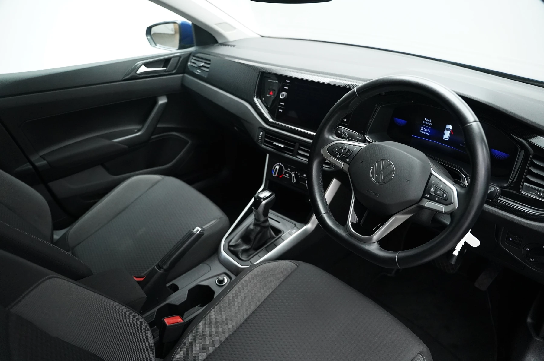 Volkswagen-Polo-image-5