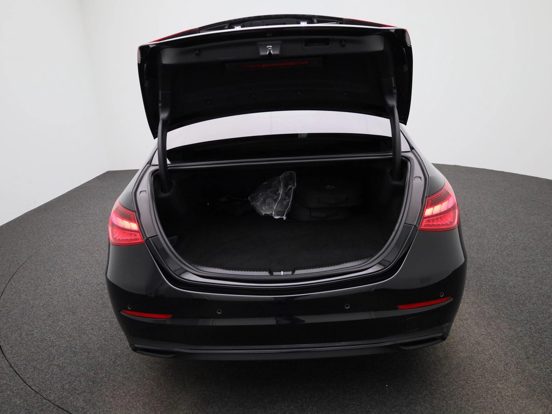 Mercedes-Benz-C-Klasse-image-10