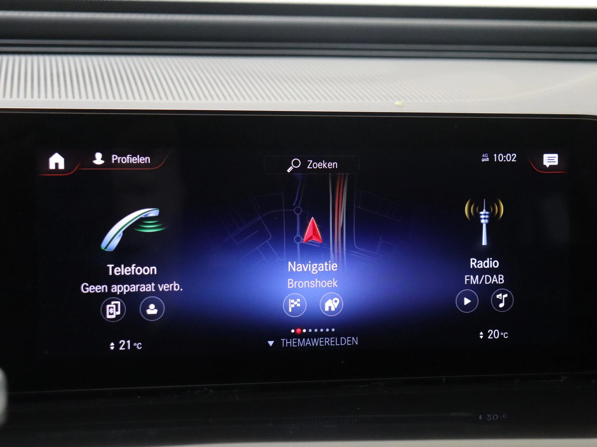 Mercedes-Benz-EQC-image-15