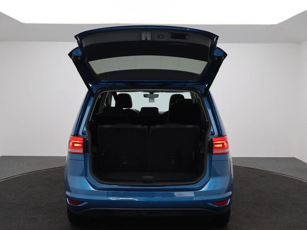 Volkswagen Touran Touran Trendline 1.5TSI 150PK *PANODAK*7 ZITPLAATSEN*CAMERA*ACC*PDC*APP-CONNECT*...*