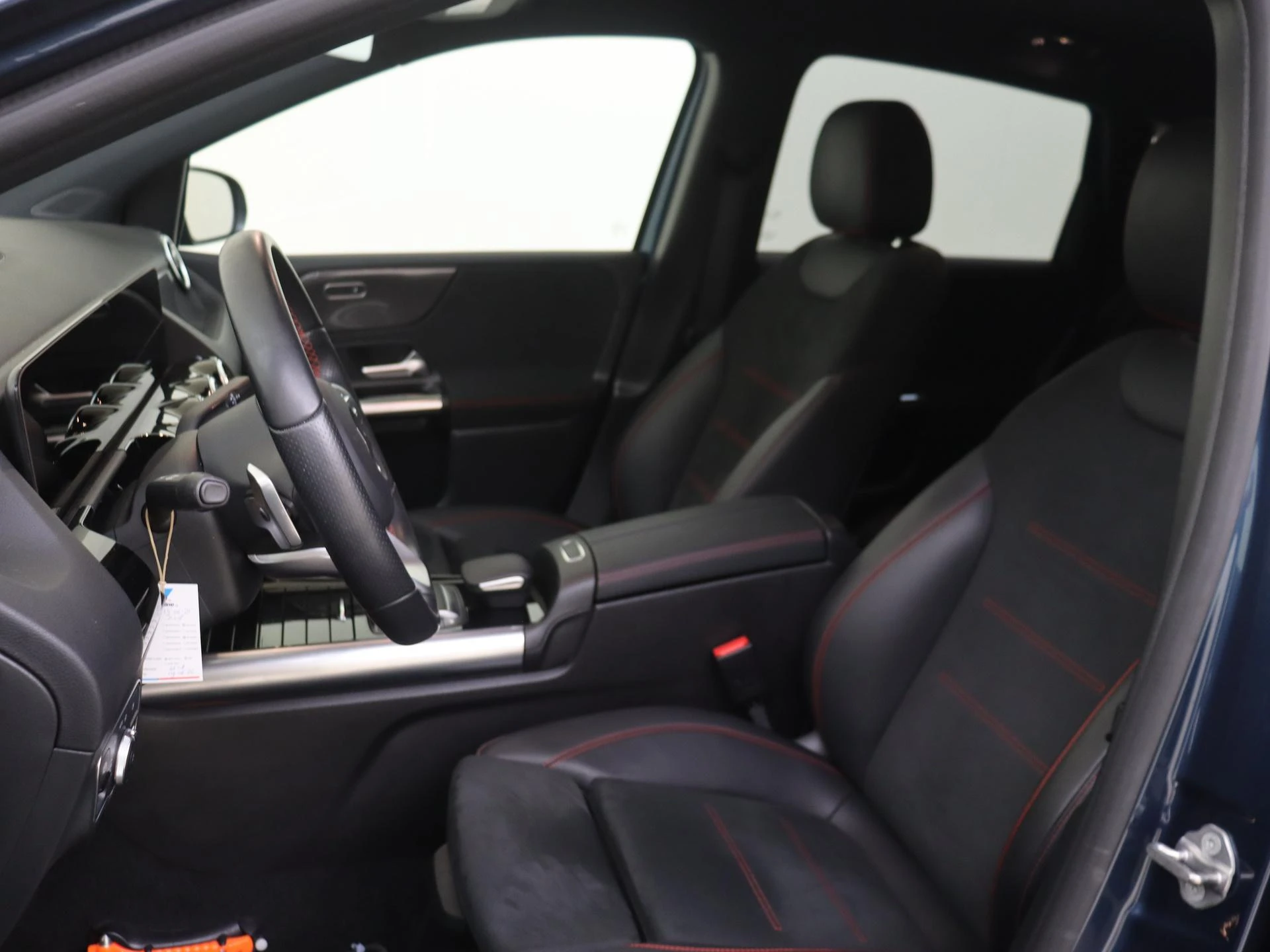 Mercedes-Benz-B-Klasse-image-14