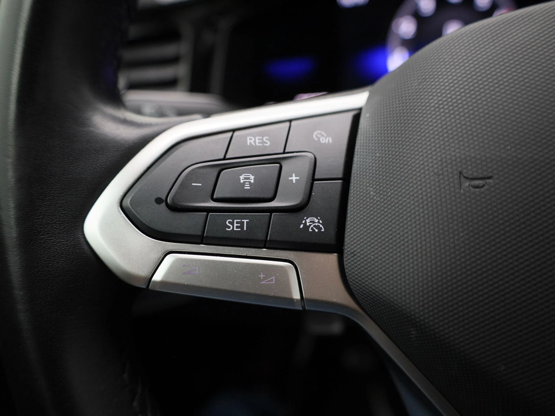 Volkswagen-Polo-image-18