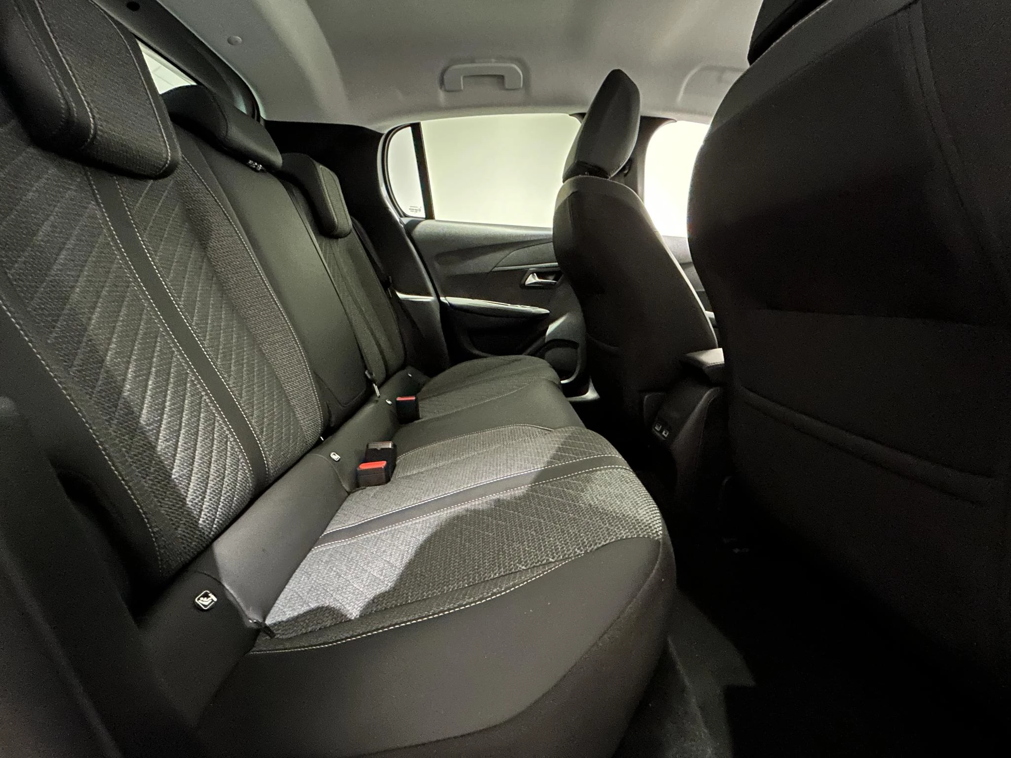 Peugeot 208 1.2 Hybrid 110 e-DCS6 Allure