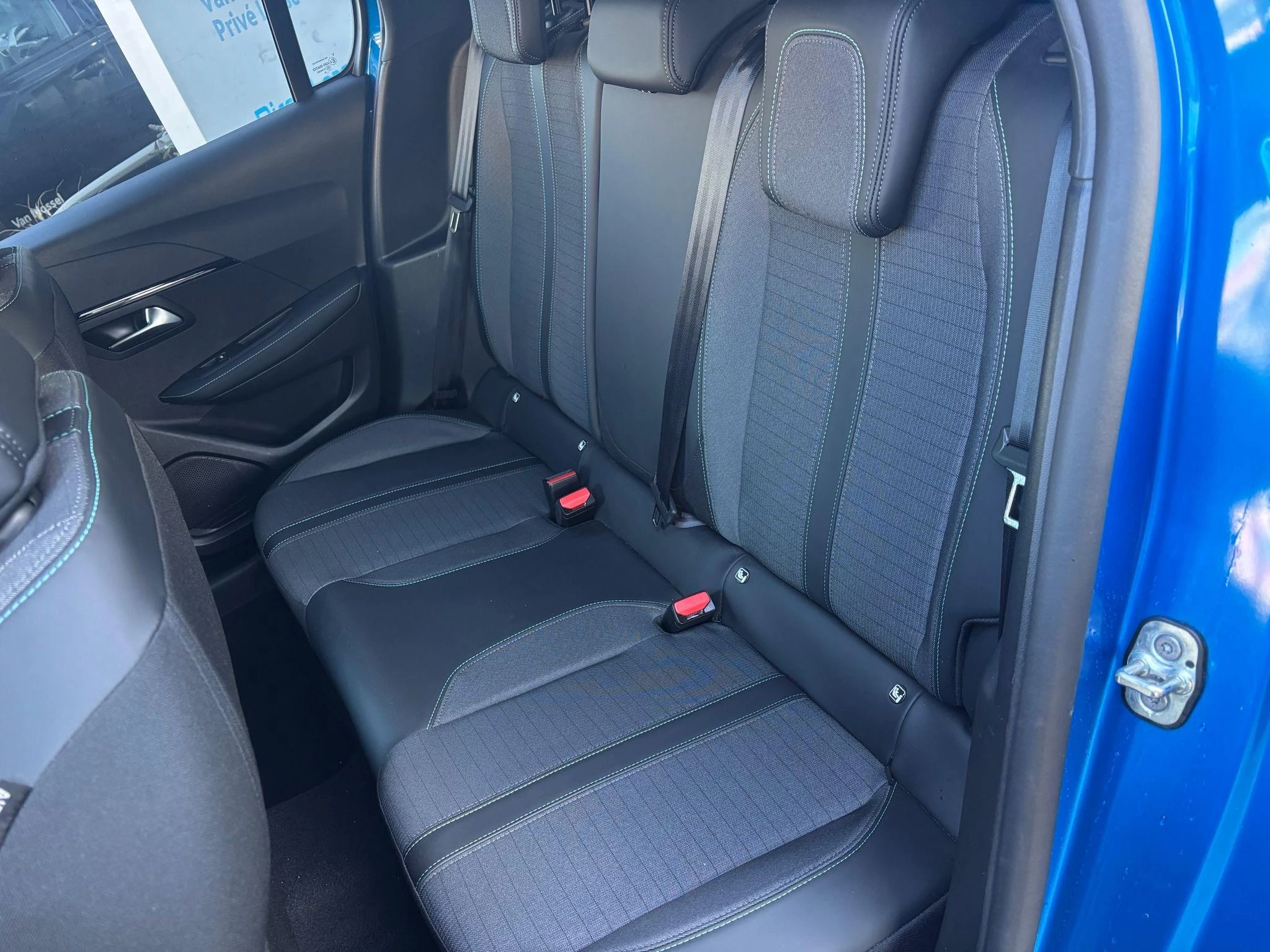 Peugeot-208-image-14