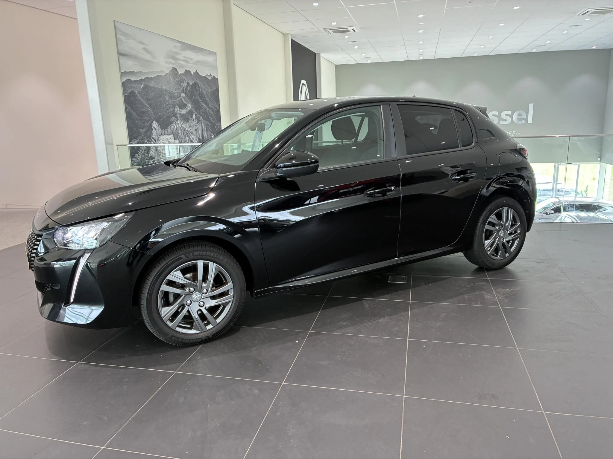 Peugeot-208-image-1
