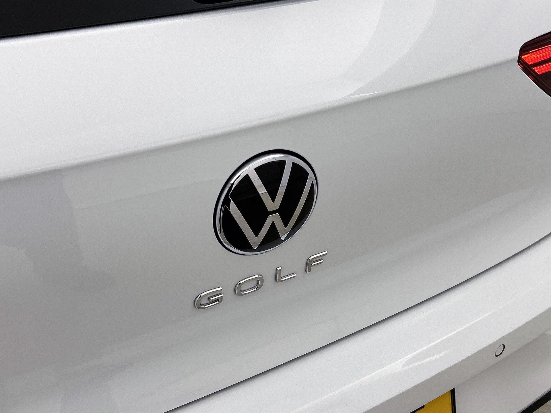 Volkswagen-Golf-image-21